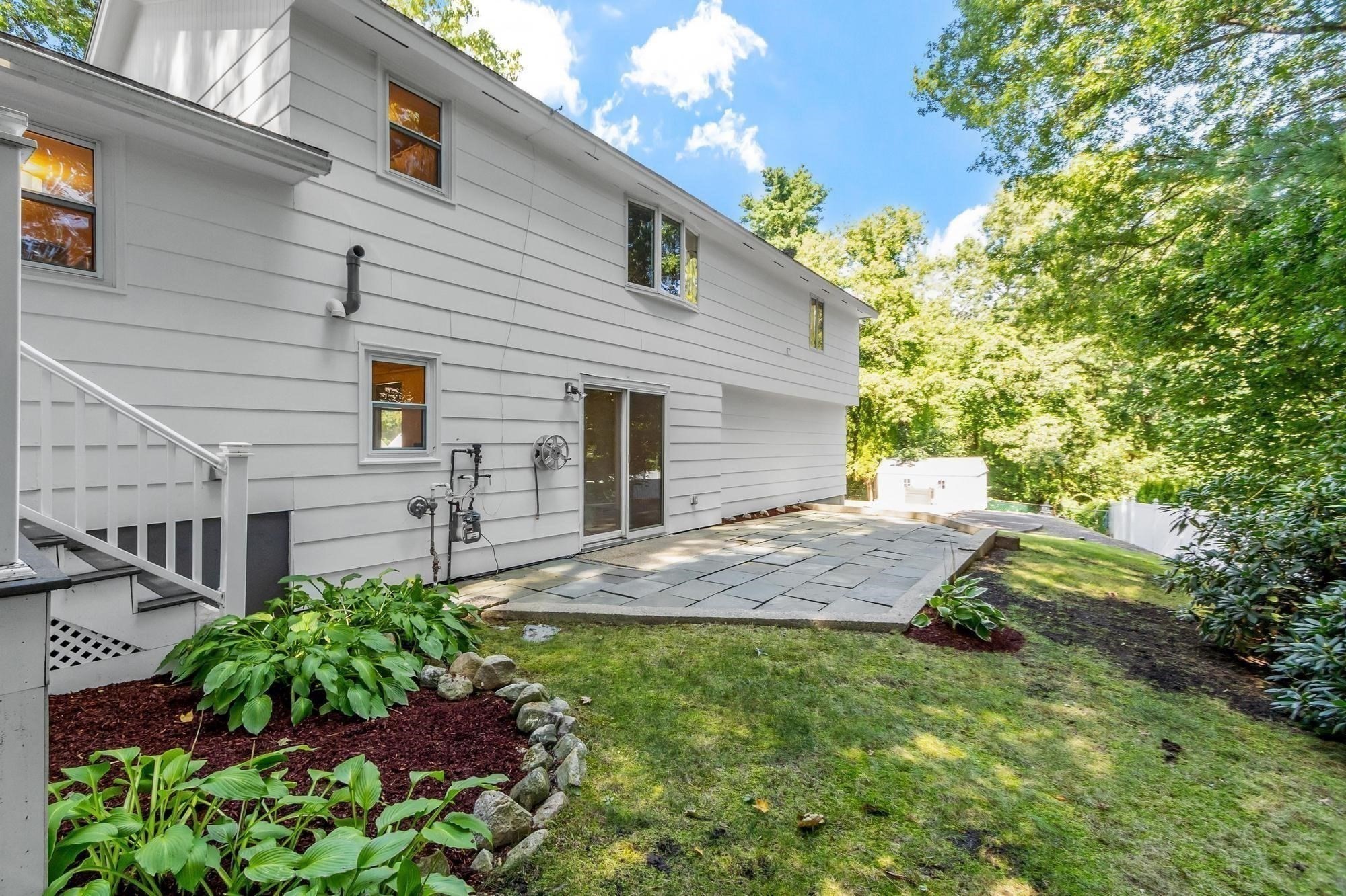 7 Gaywood Cir