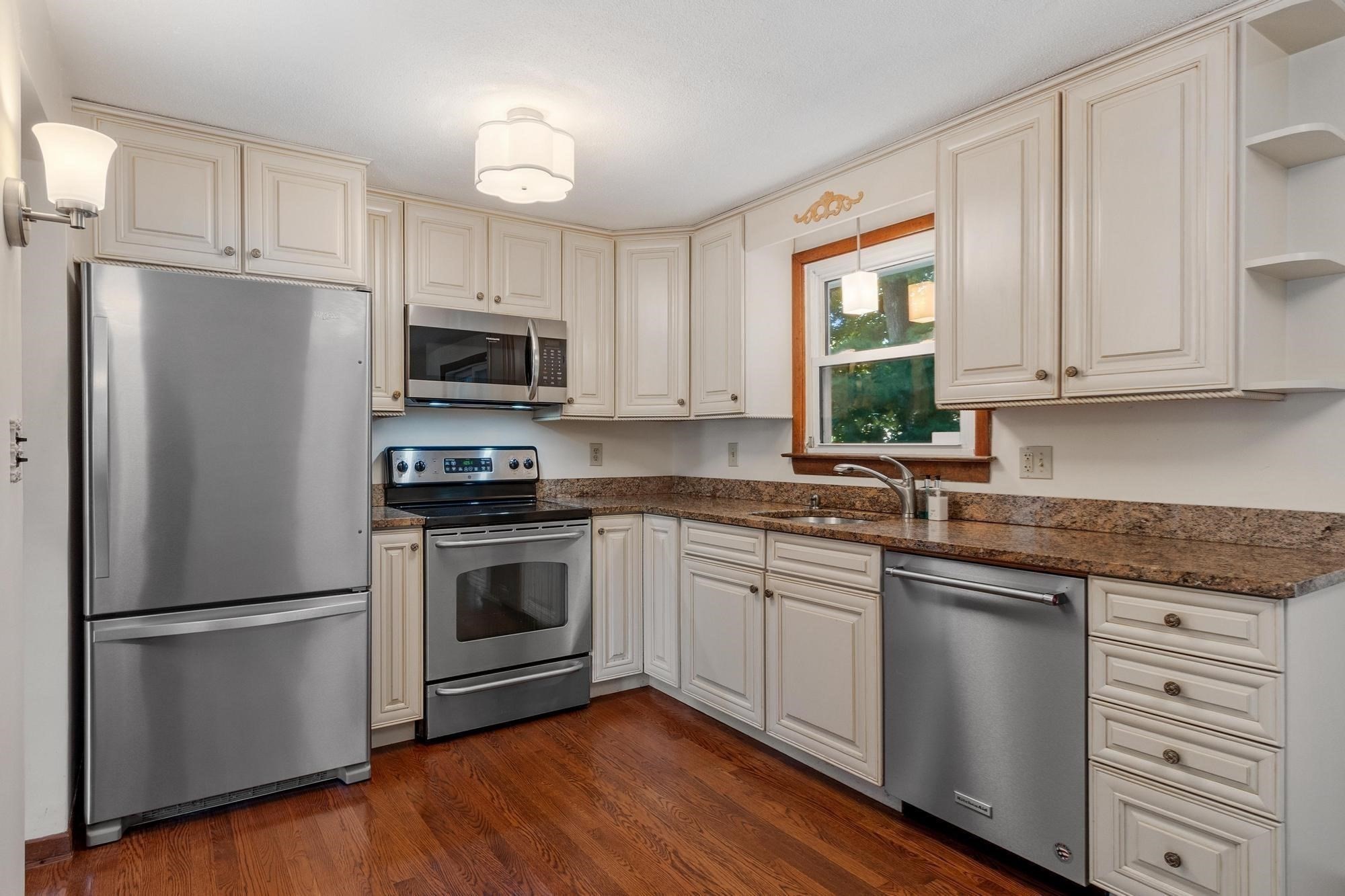 7 Gaywood Cir