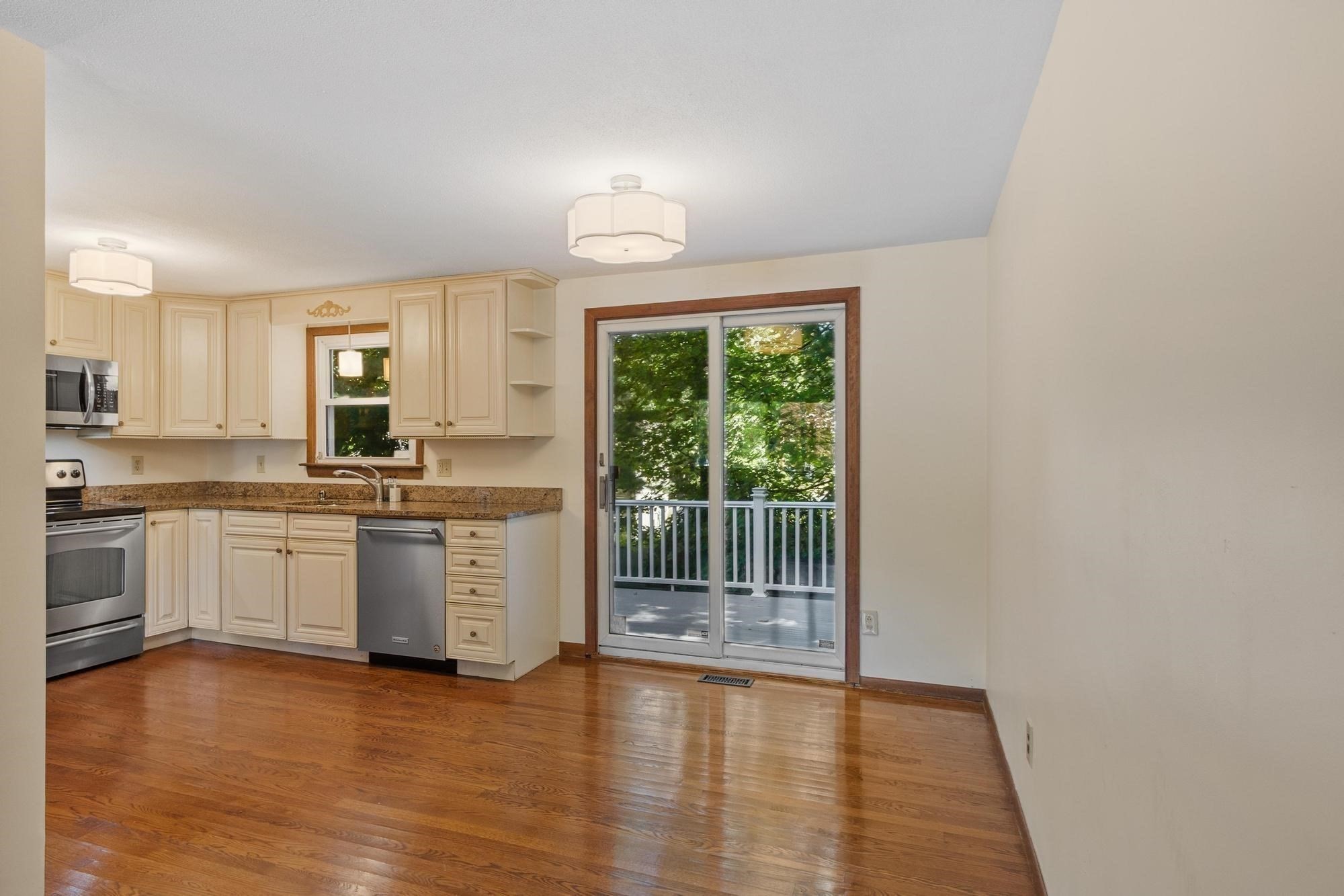 7 Gaywood Cir