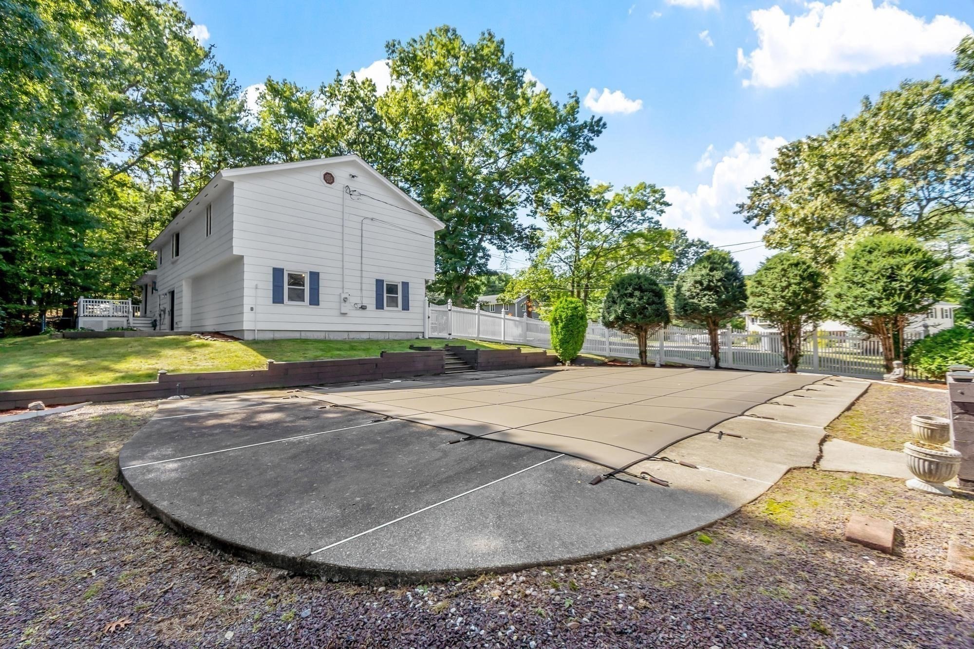 7 Gaywood Cir