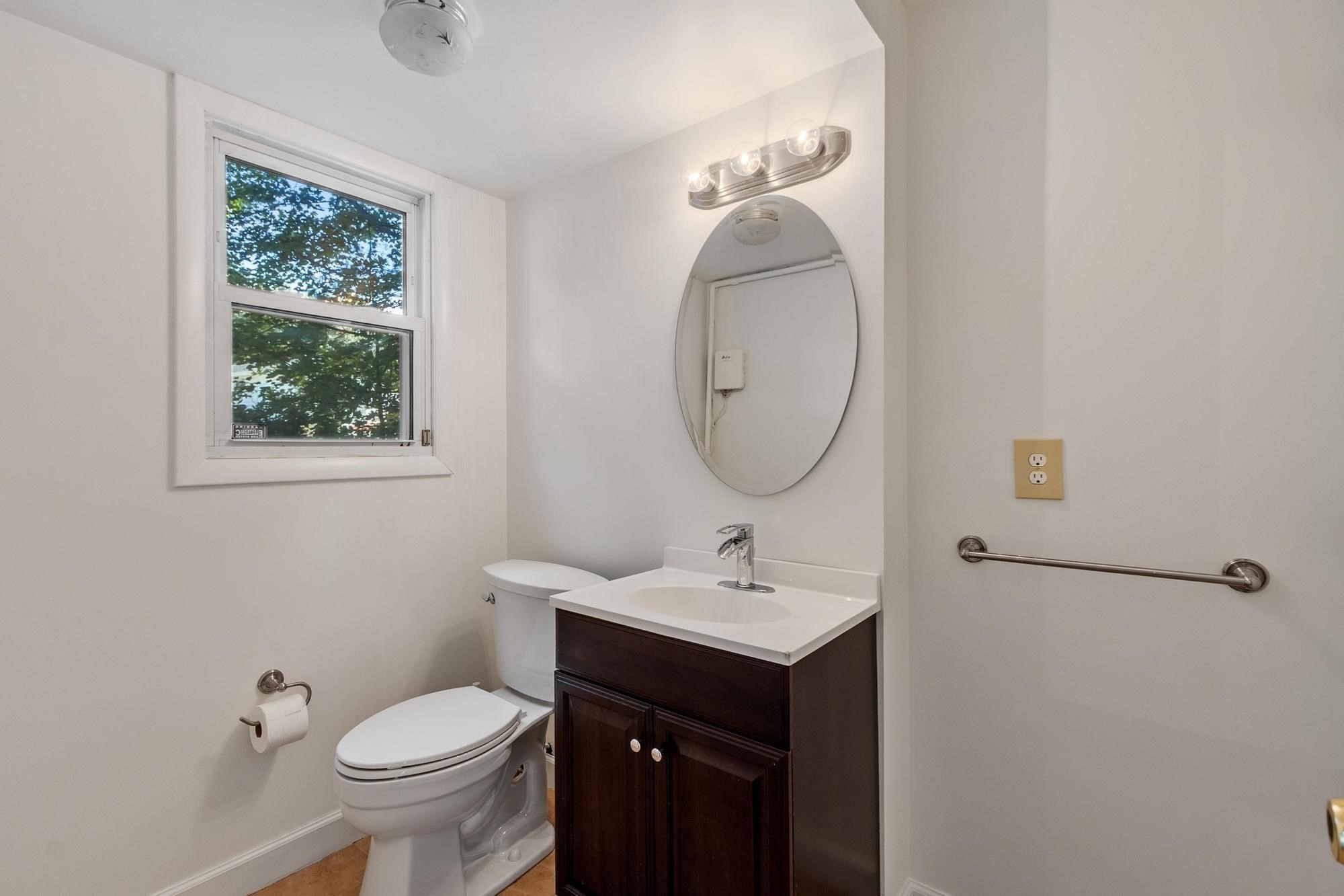7 Gaywood Cir