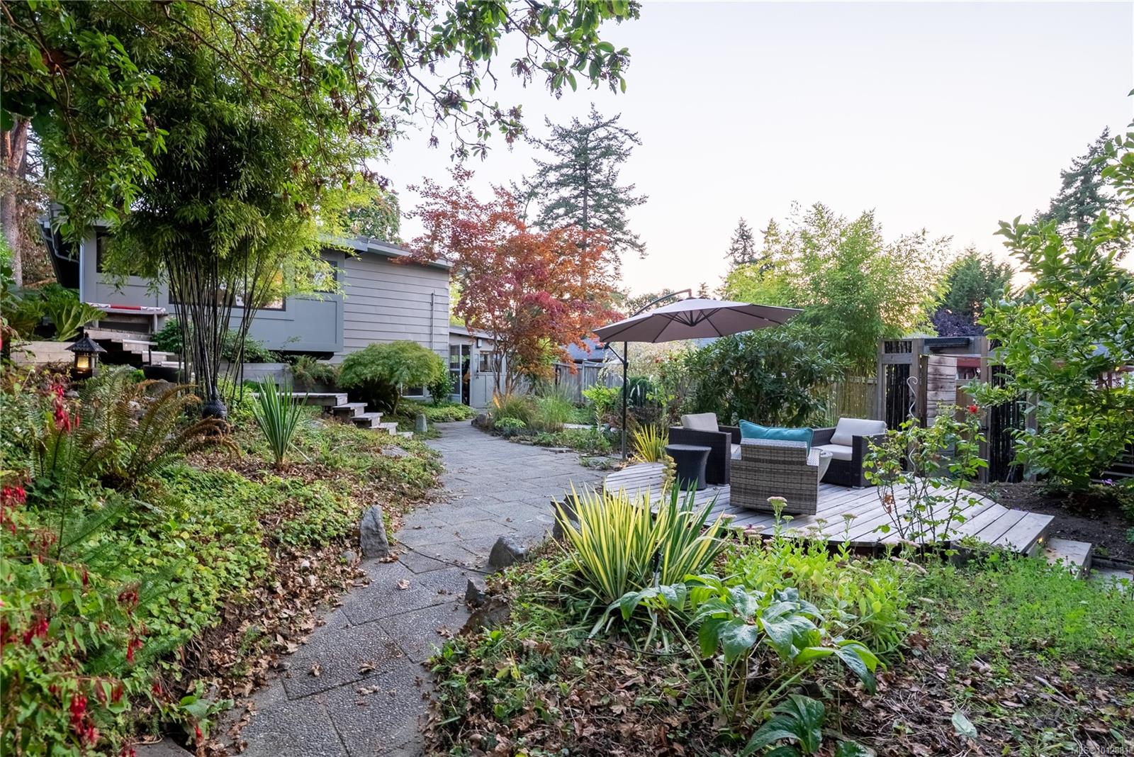 1376 Craigflower Rd