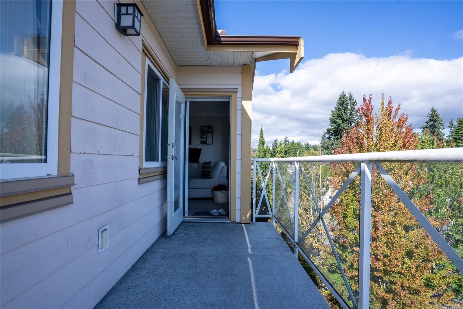 364 Goldstream Ave # 402