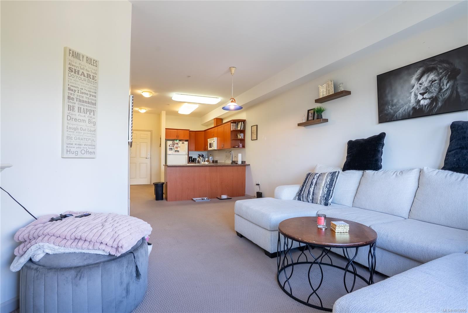 364 Goldstream Ave # 402