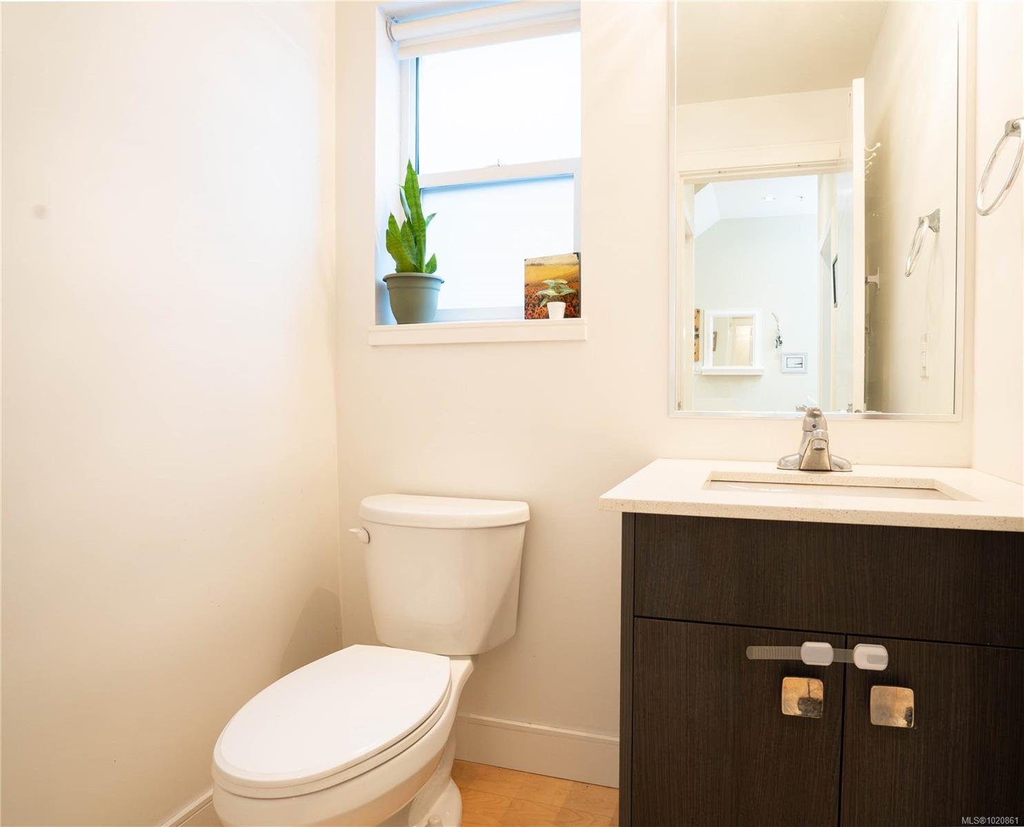 300 Phelps Ave # 117