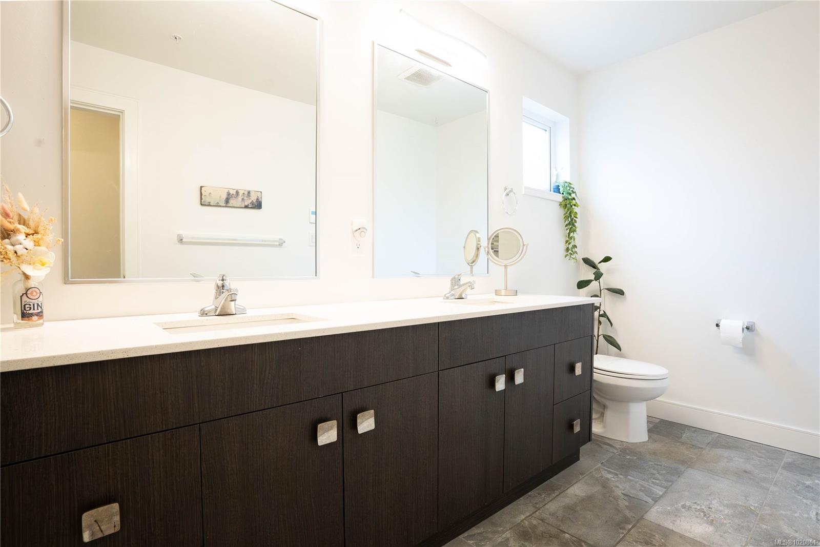 300 Phelps Ave # 117