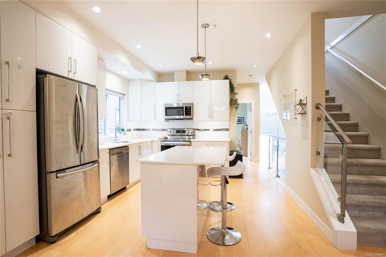 300 Phelps Ave # 117