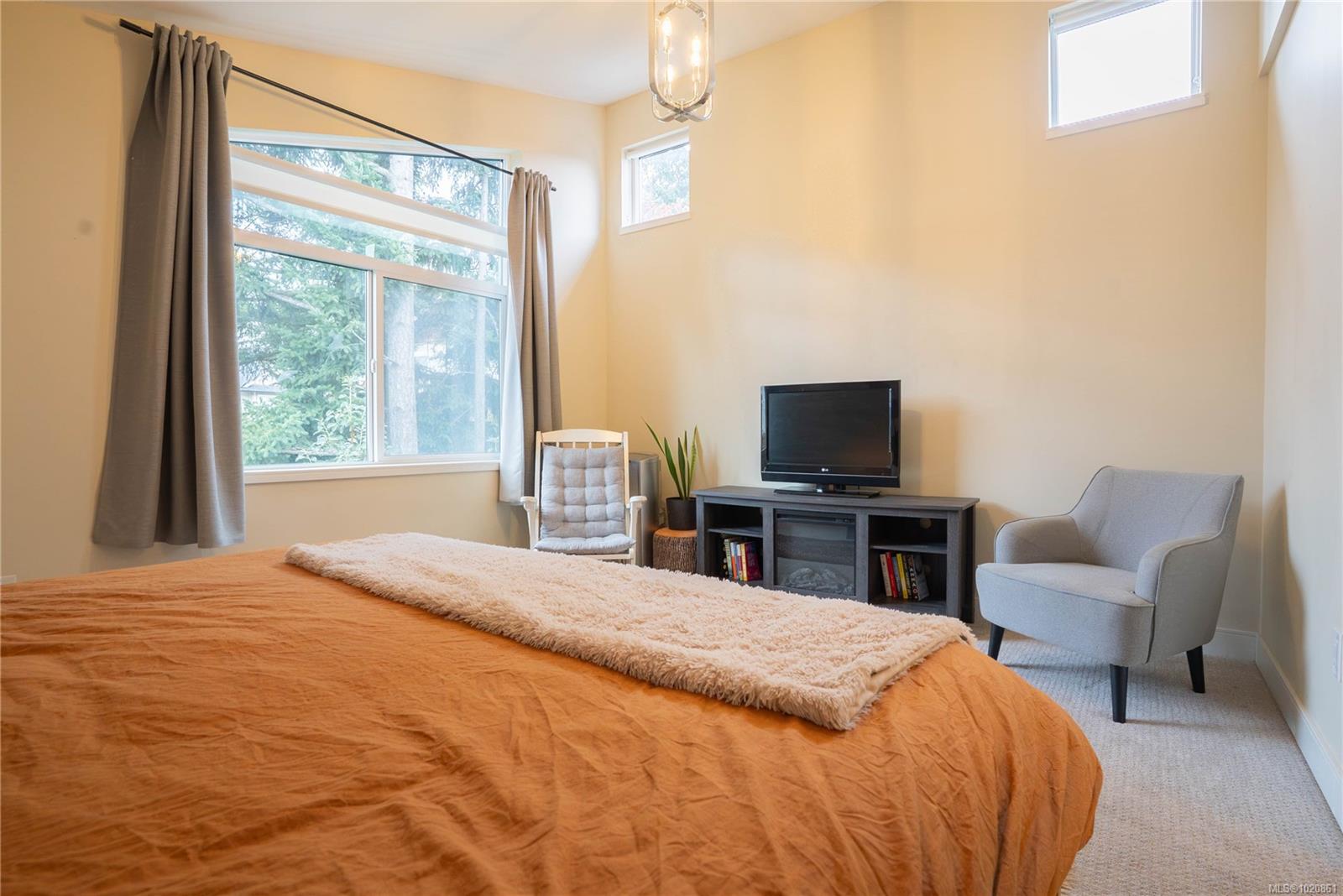 300 Phelps Ave # 117