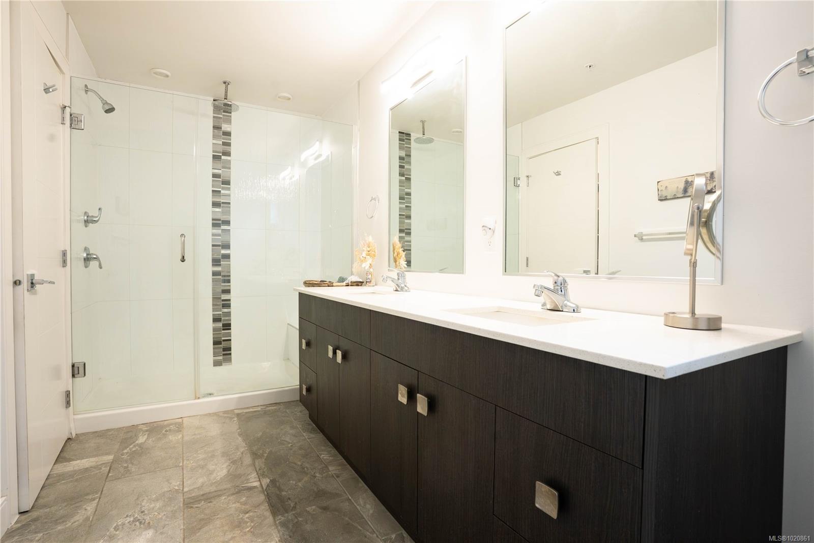 300 Phelps Ave # 117