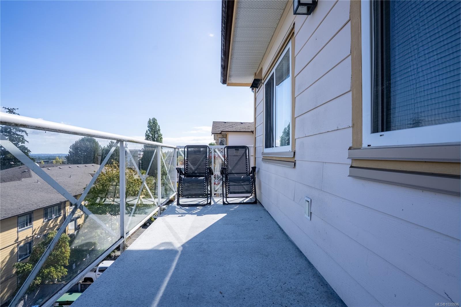 364 Goldstream Ave # 402