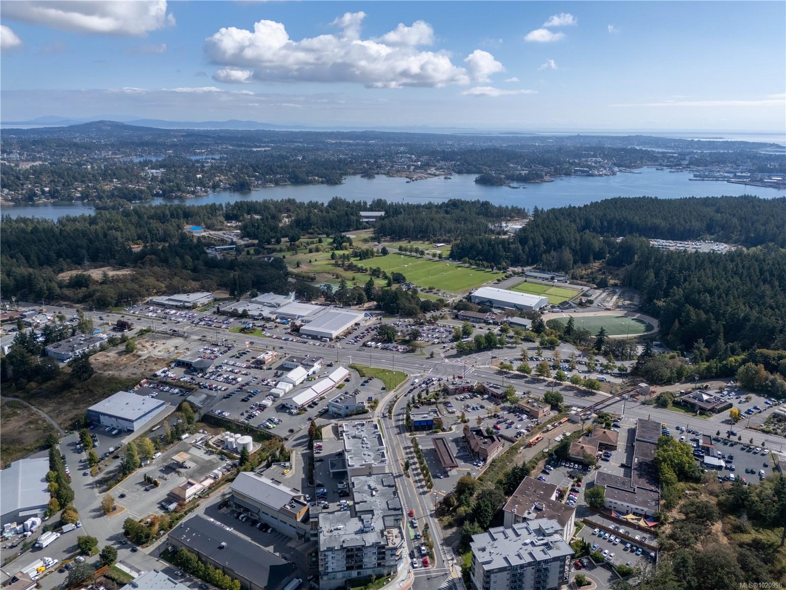 364 Goldstream Ave # 402