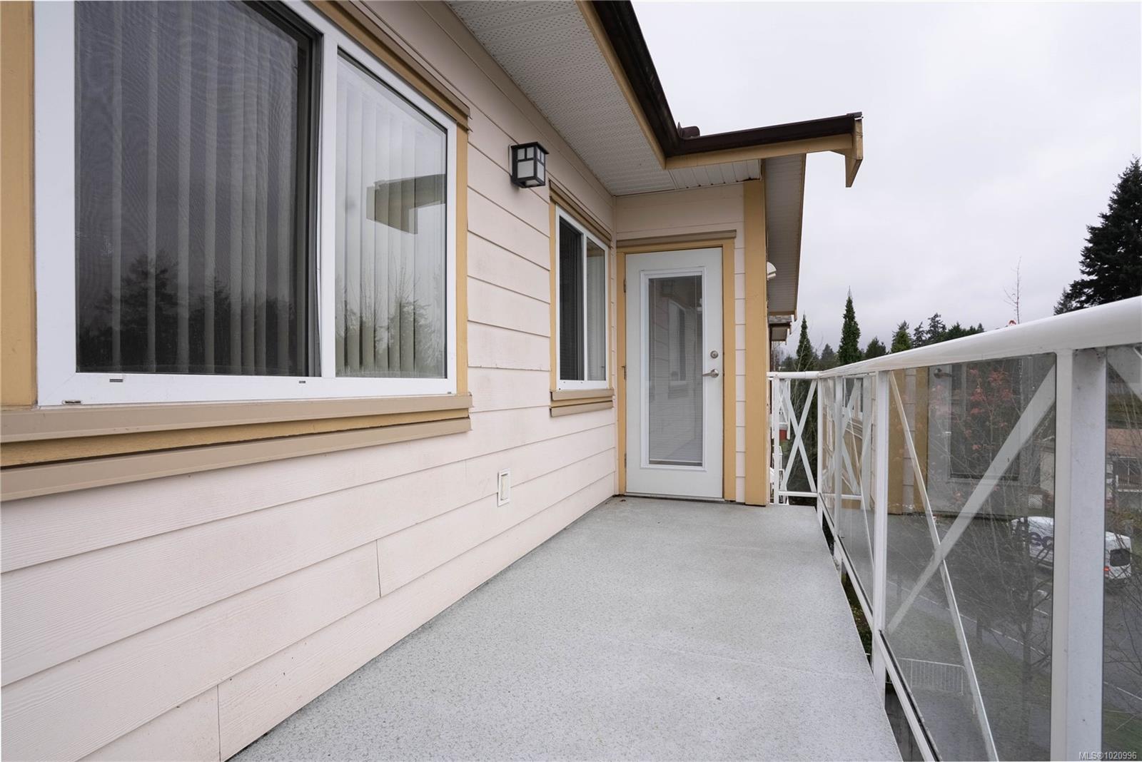 364 Goldstream Ave # 402