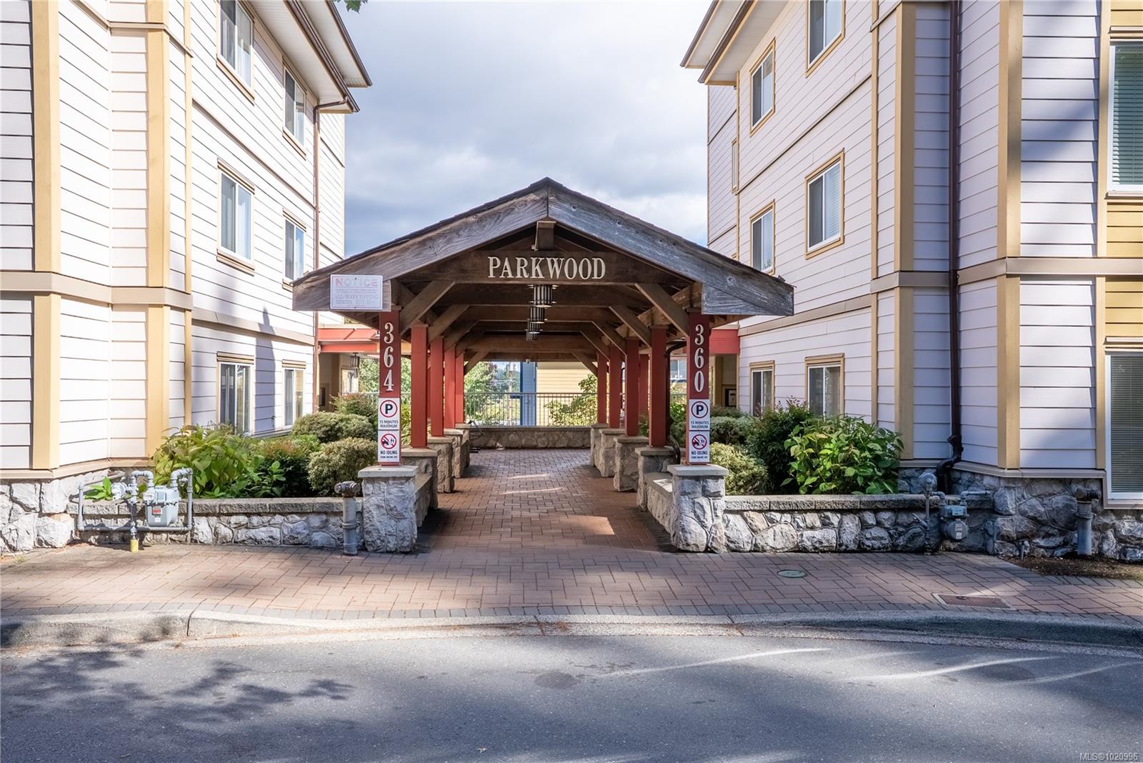 364 Goldstream Ave # 402