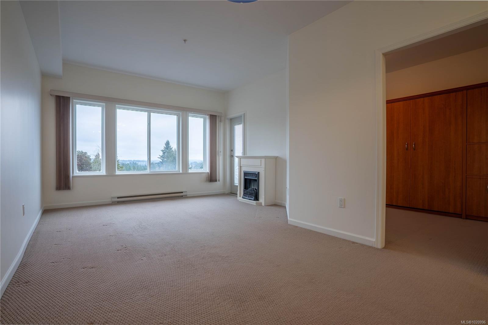 364 Goldstream Ave # 402