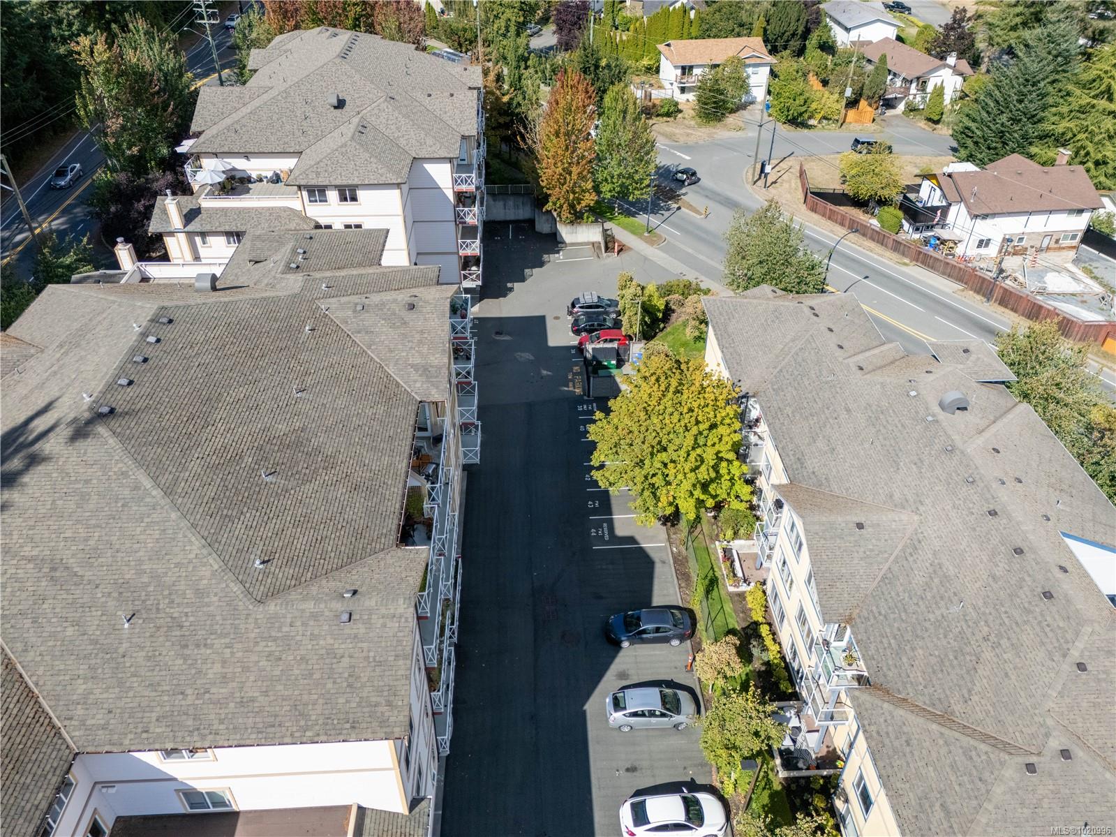 364 Goldstream Ave # 402