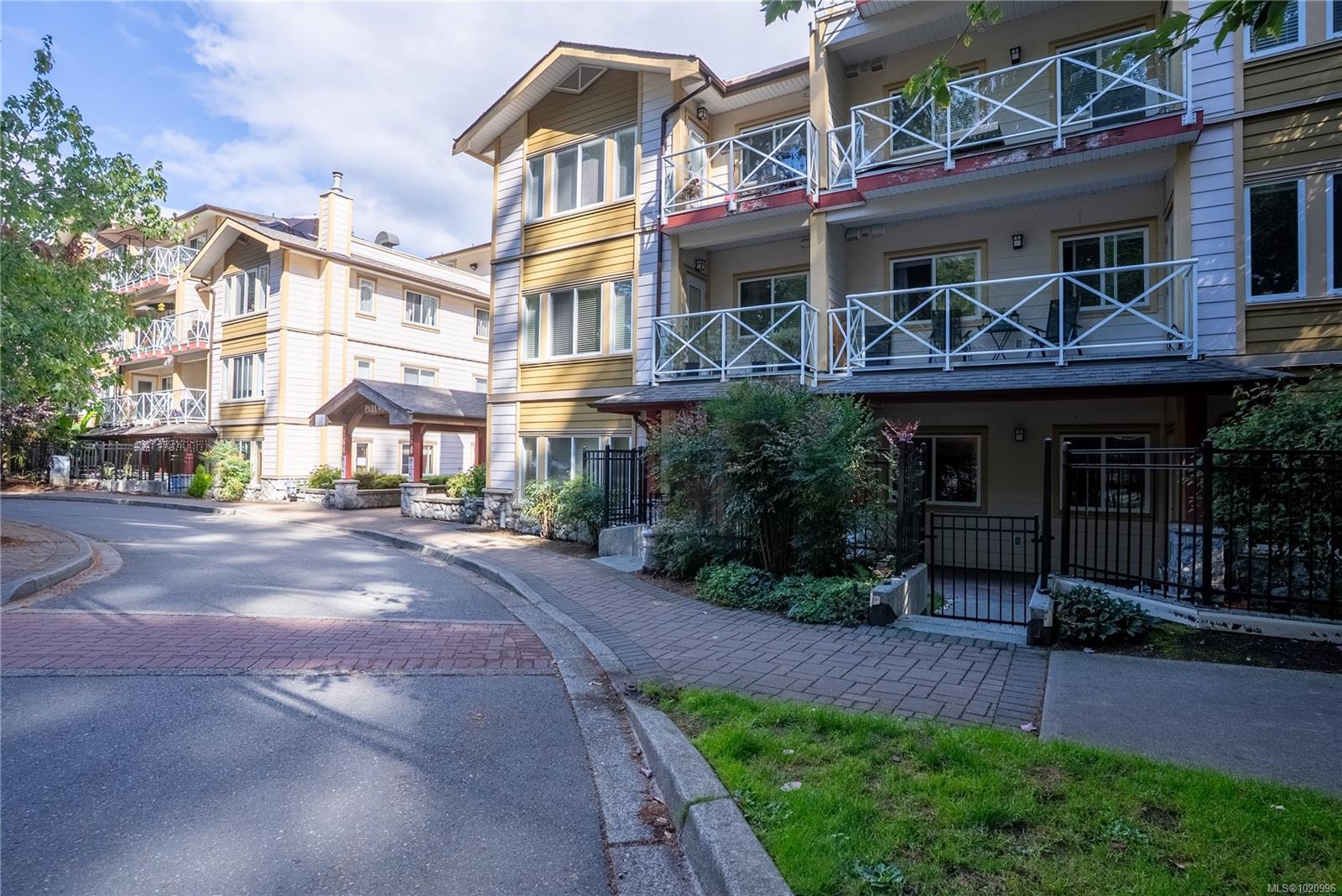 364 Goldstream Ave # 402