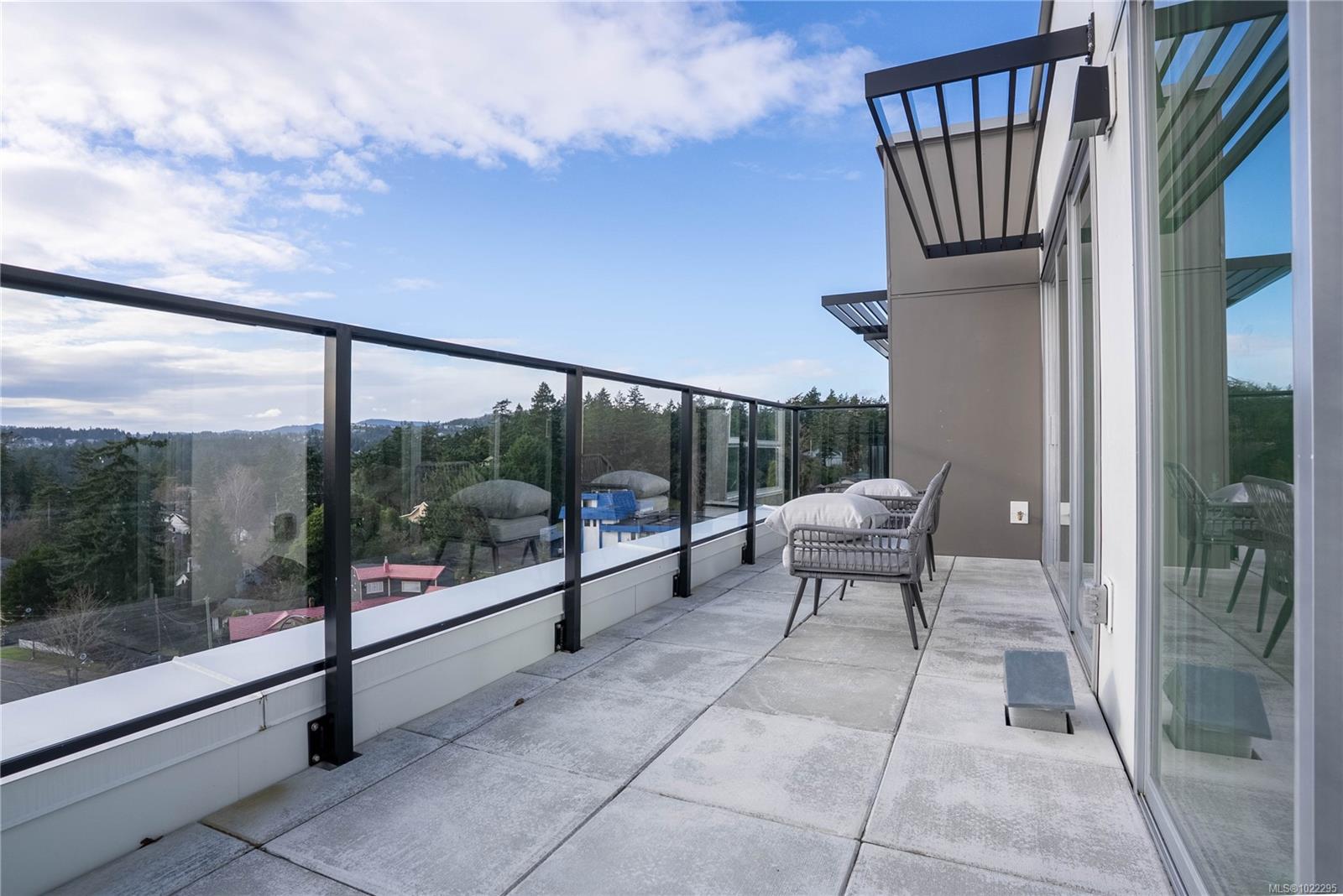 258 Helmcken Rd # 204