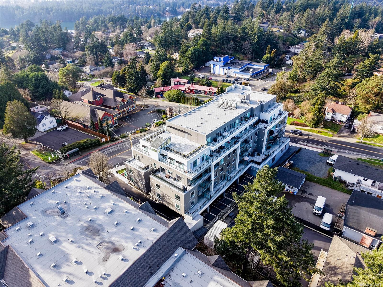 258 Helmcken Rd # 604