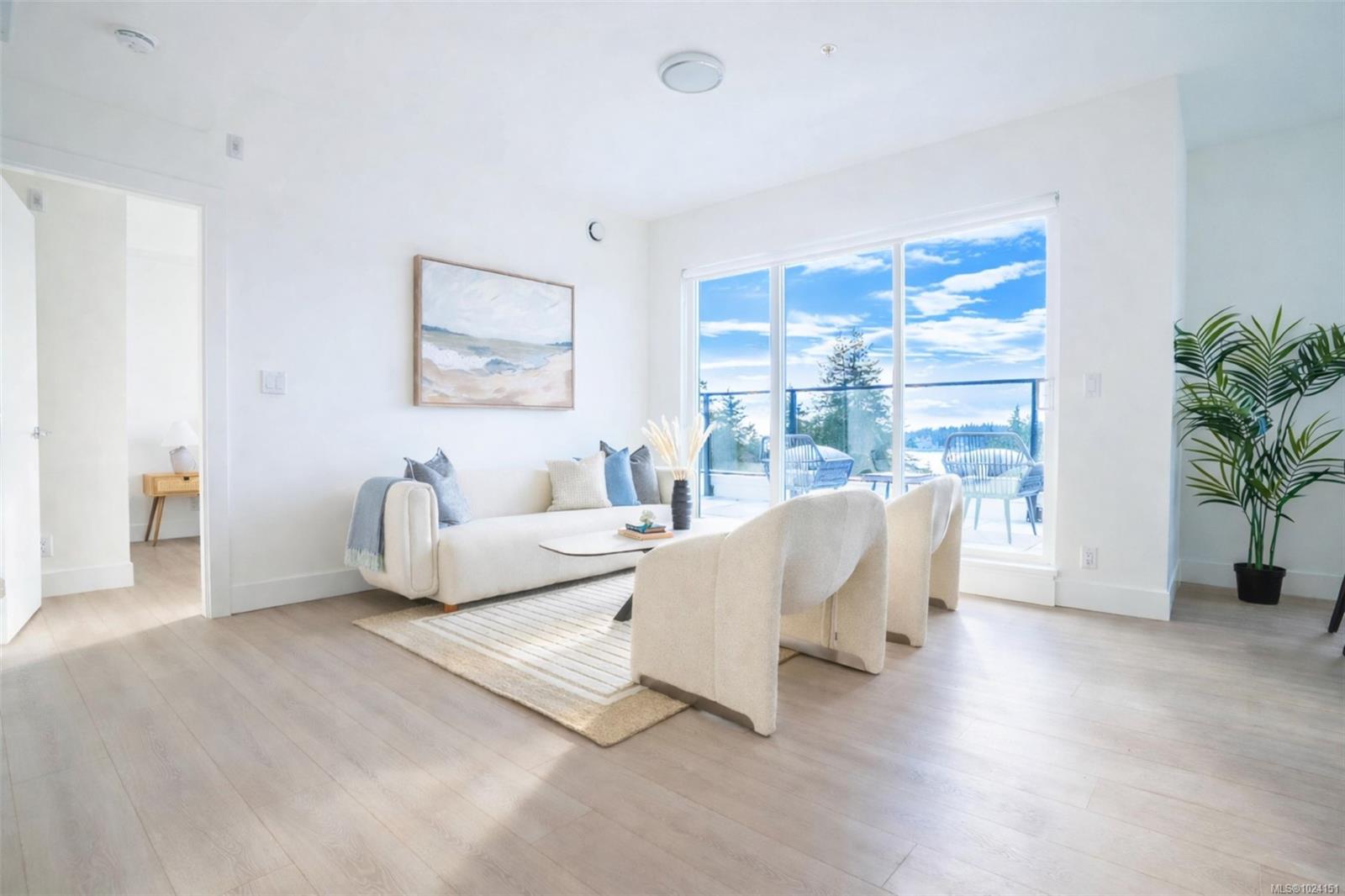 258 Helmcken Rd # 605