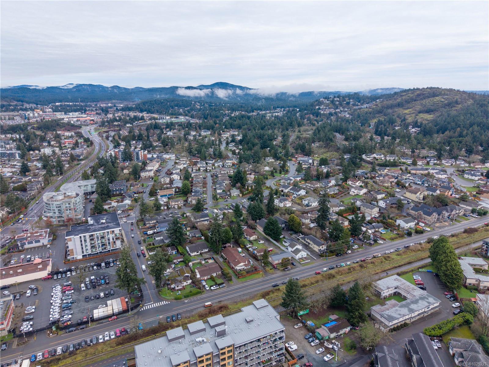 655 Goldstream Ave # 210