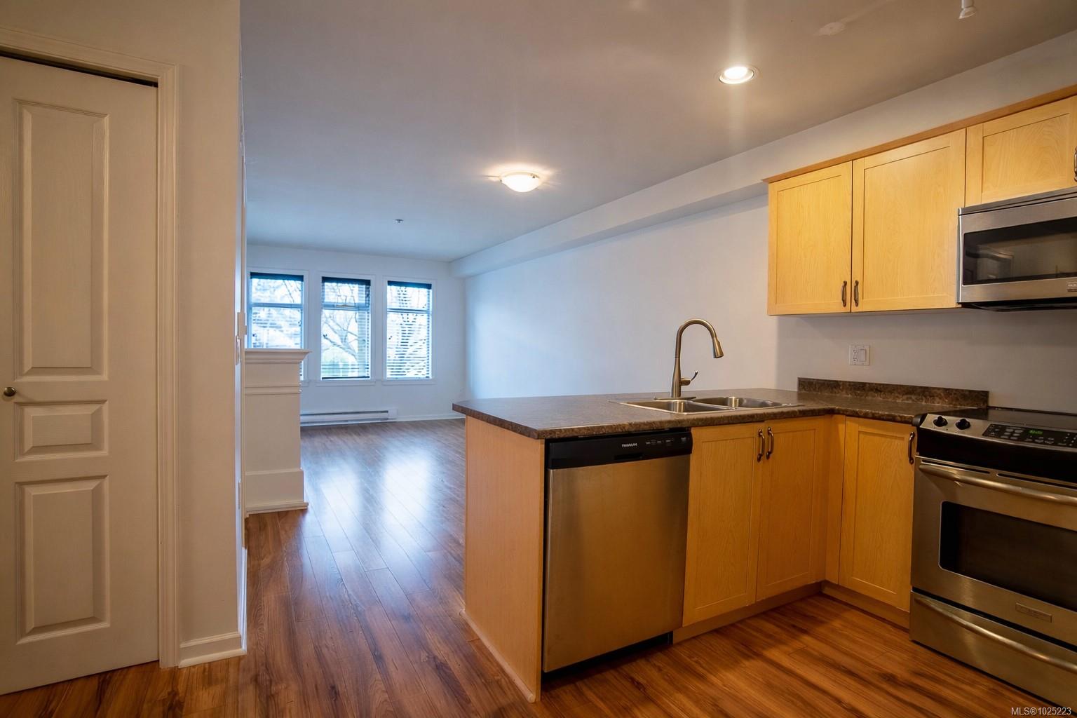 655 Goldstream Ave # 210