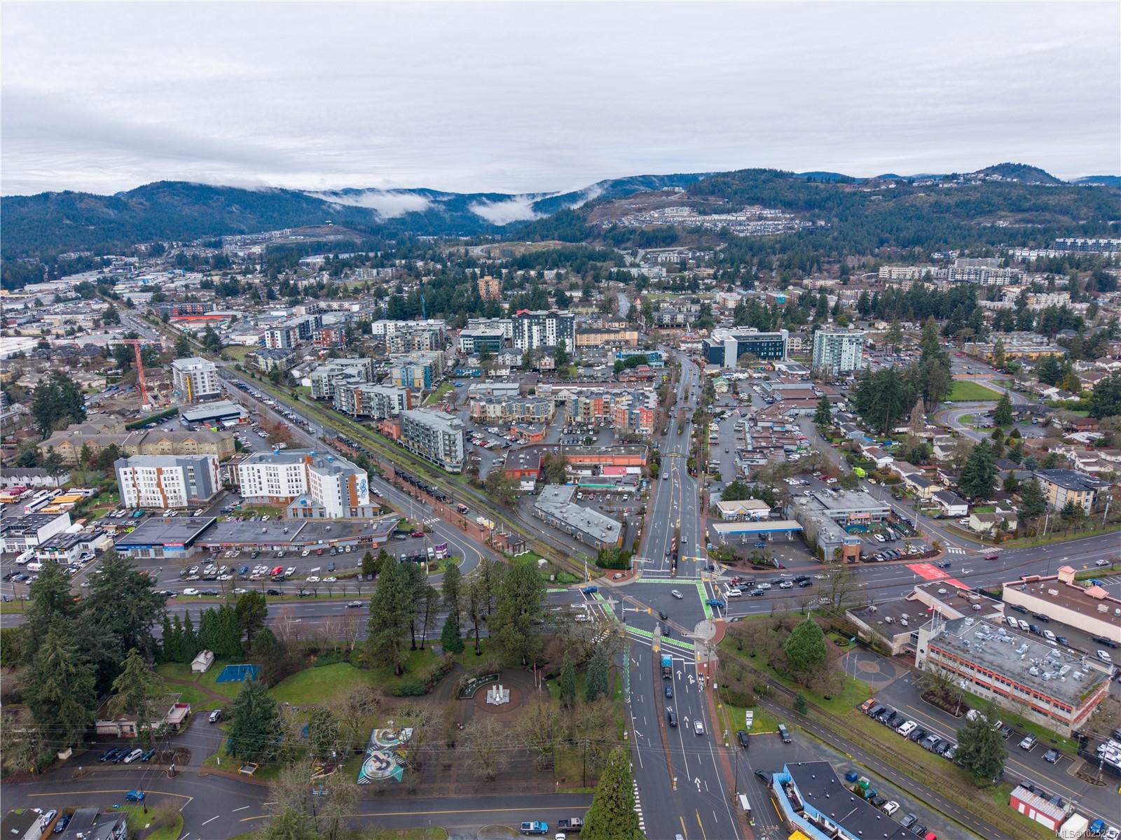 655 Goldstream Ave # 210