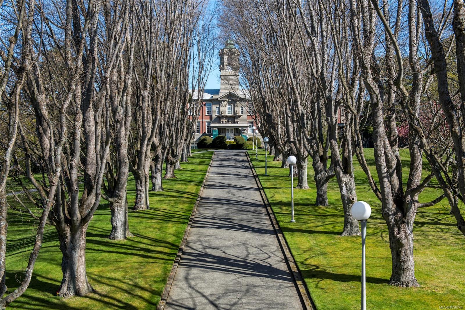 3907 Cedar Hill Rd # U8