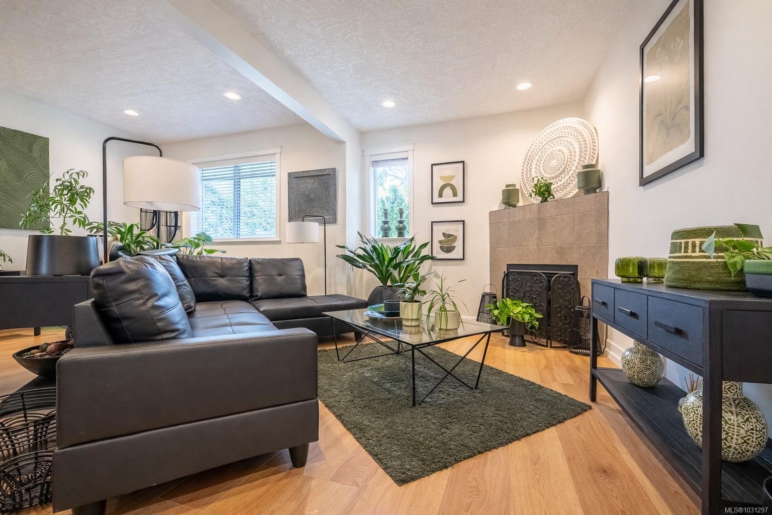 1924 Maple Ave S # 107