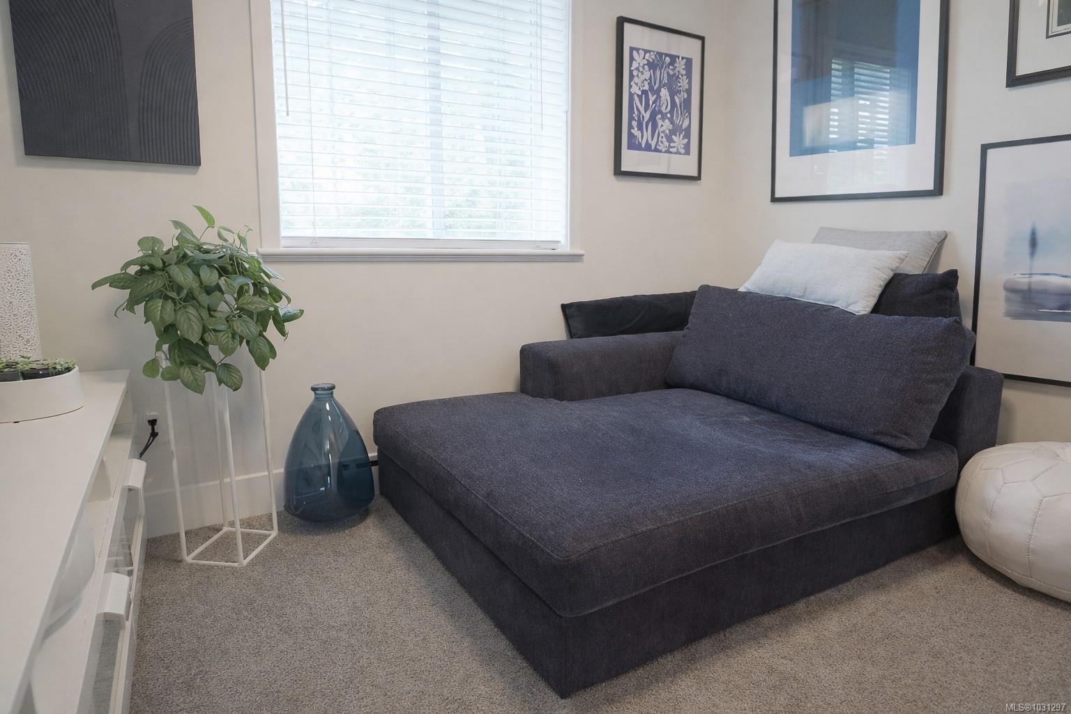 1924 Maple Ave S # 107