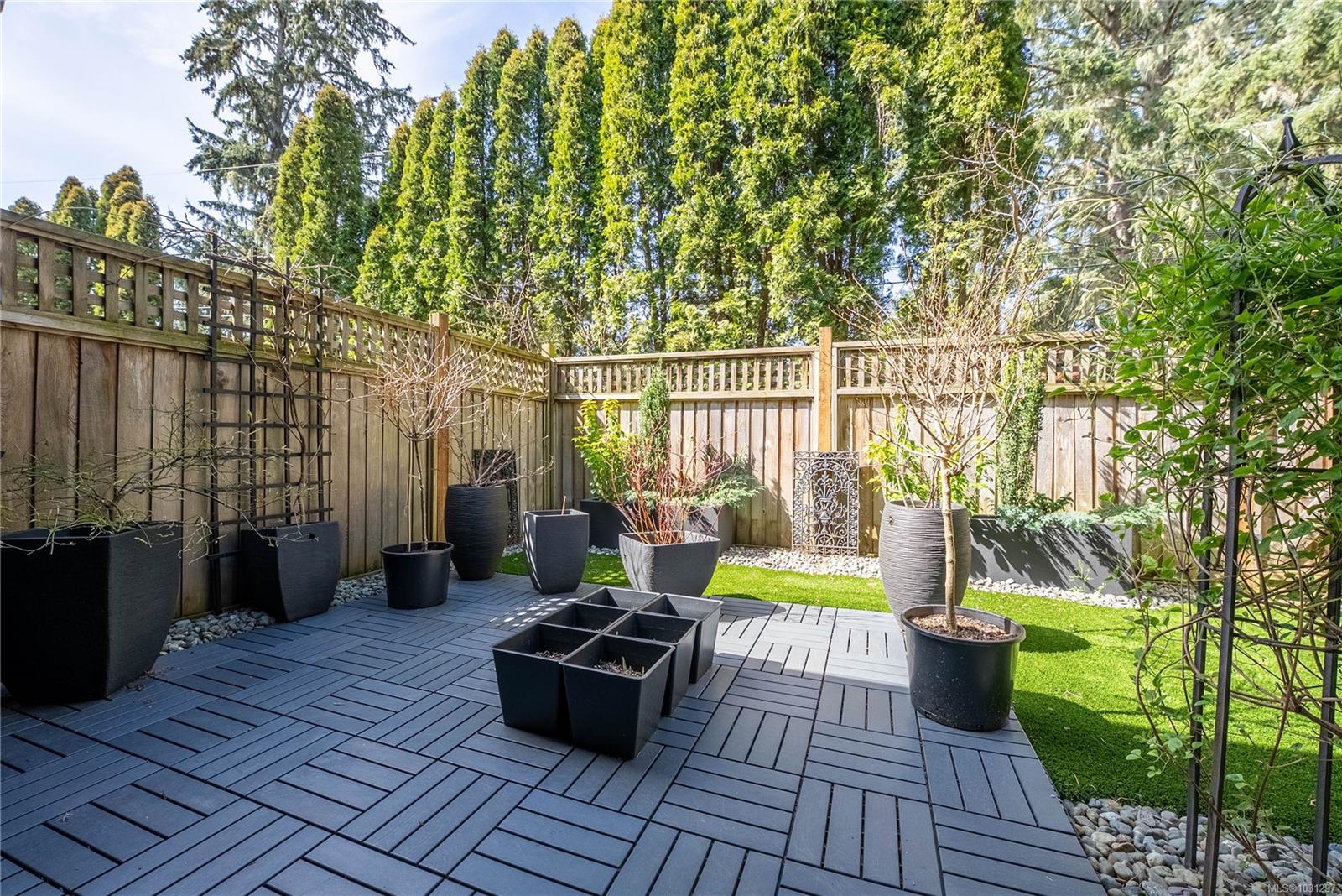 1924 Maple Ave S # 107