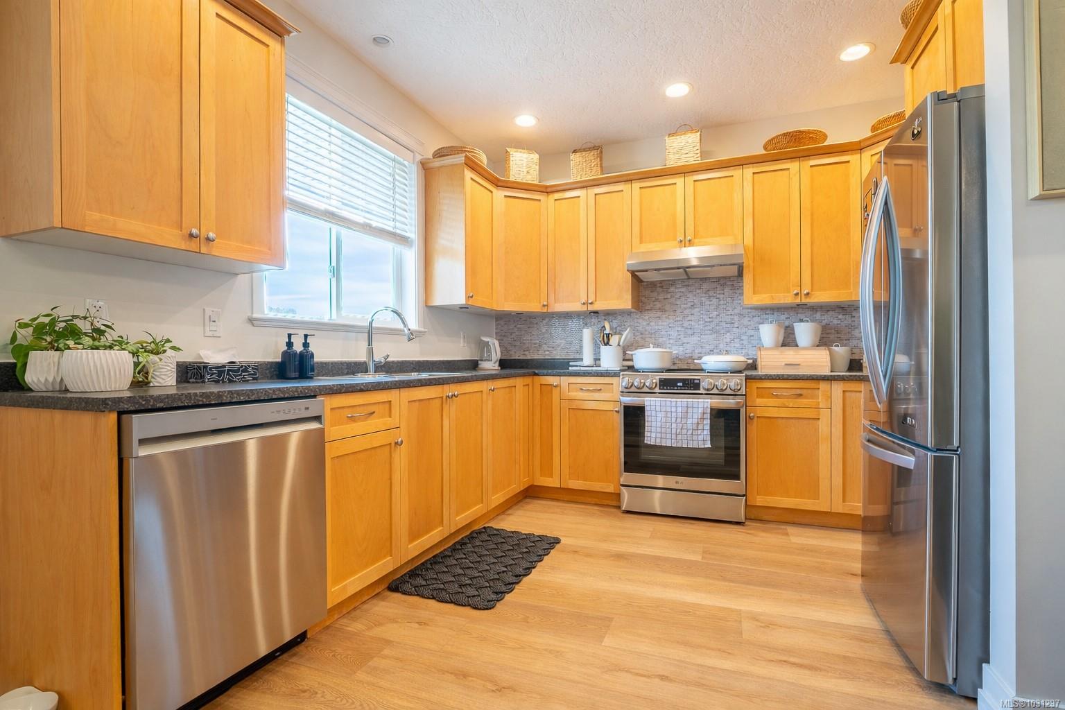 1924 Maple Ave S # 107