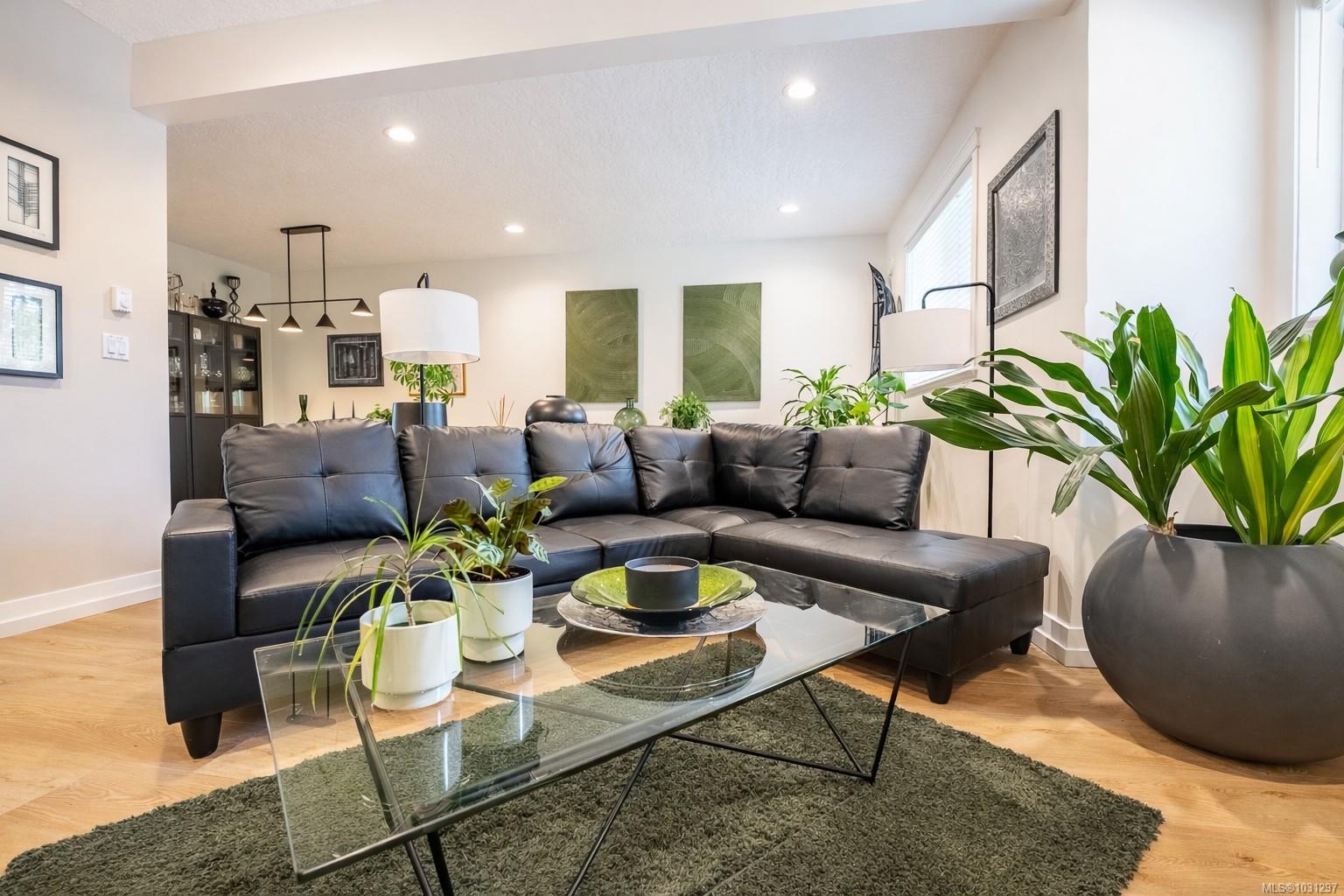 1924 Maple Ave S # 107