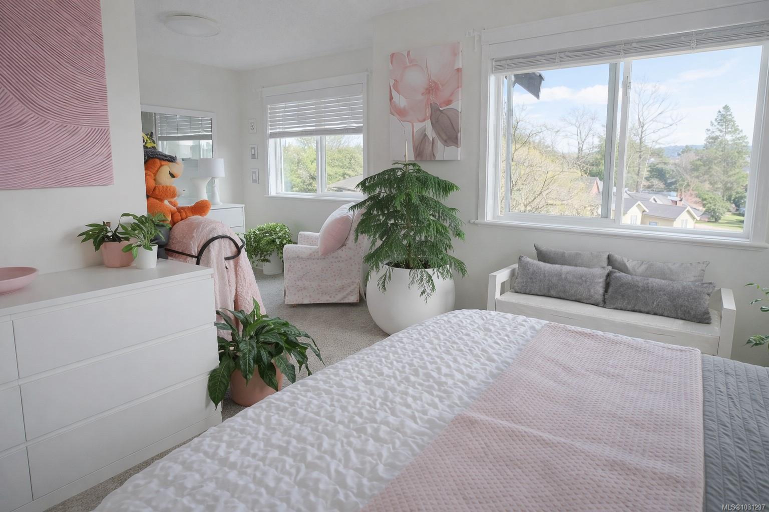 1924 Maple Ave S # 107