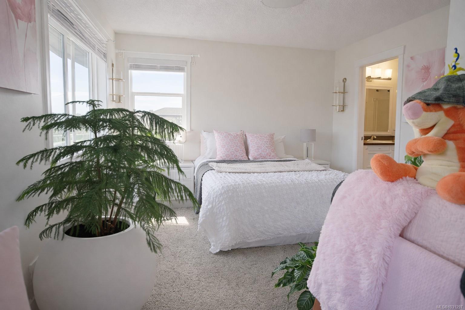 1924 Maple Ave S # 107