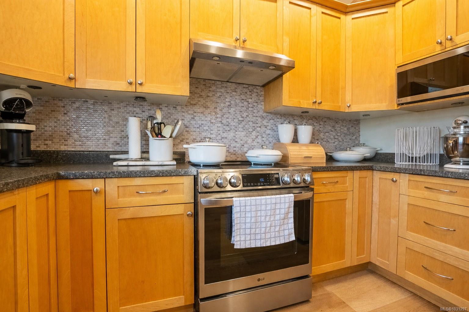 1924 Maple Ave S # 107