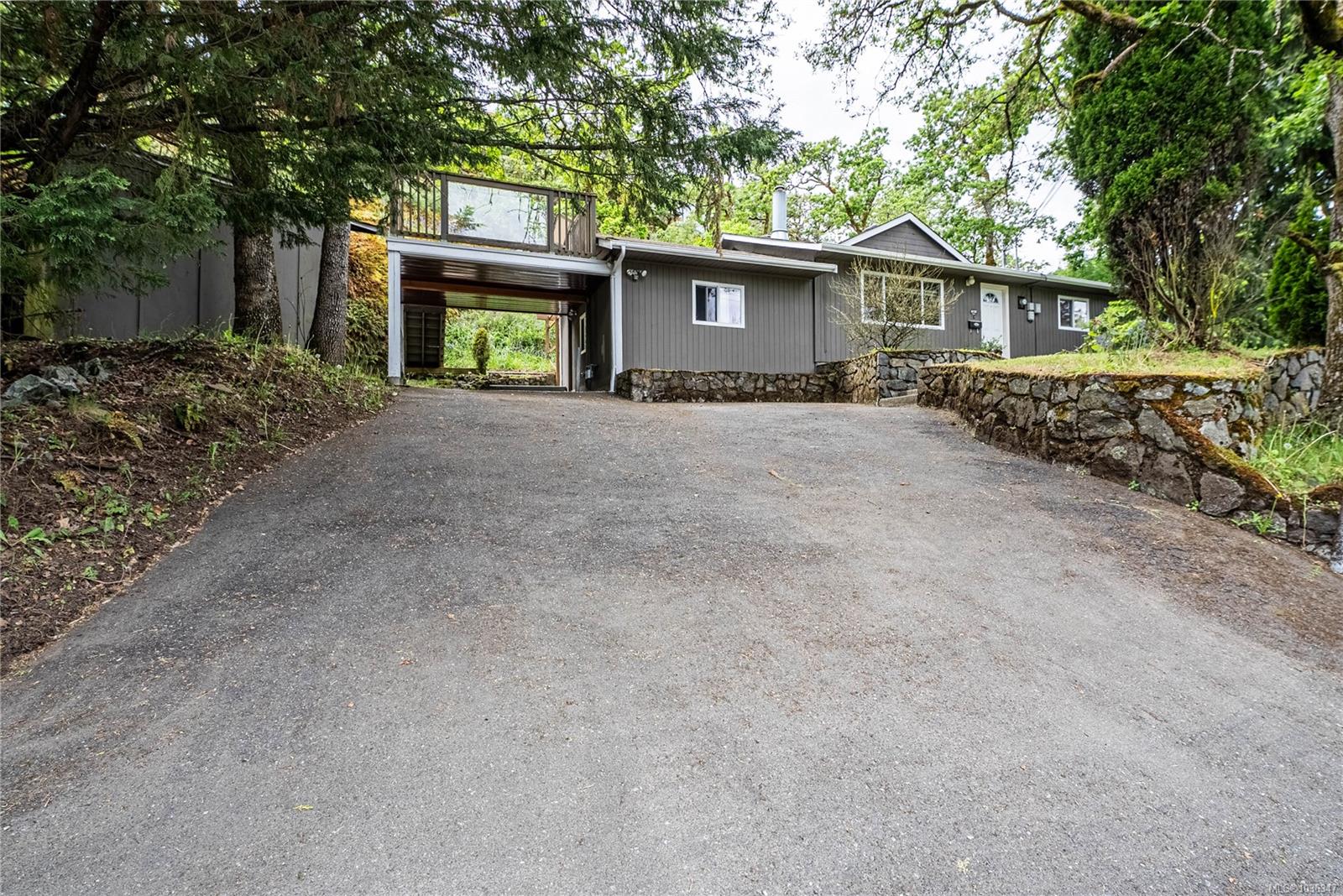 4120 Quadra St