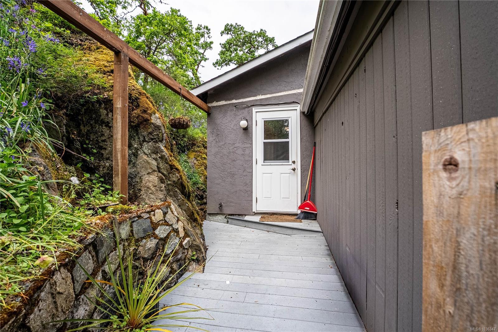 4120 Quadra St