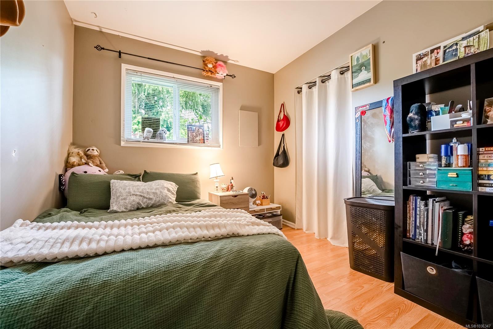 4120 Quadra St