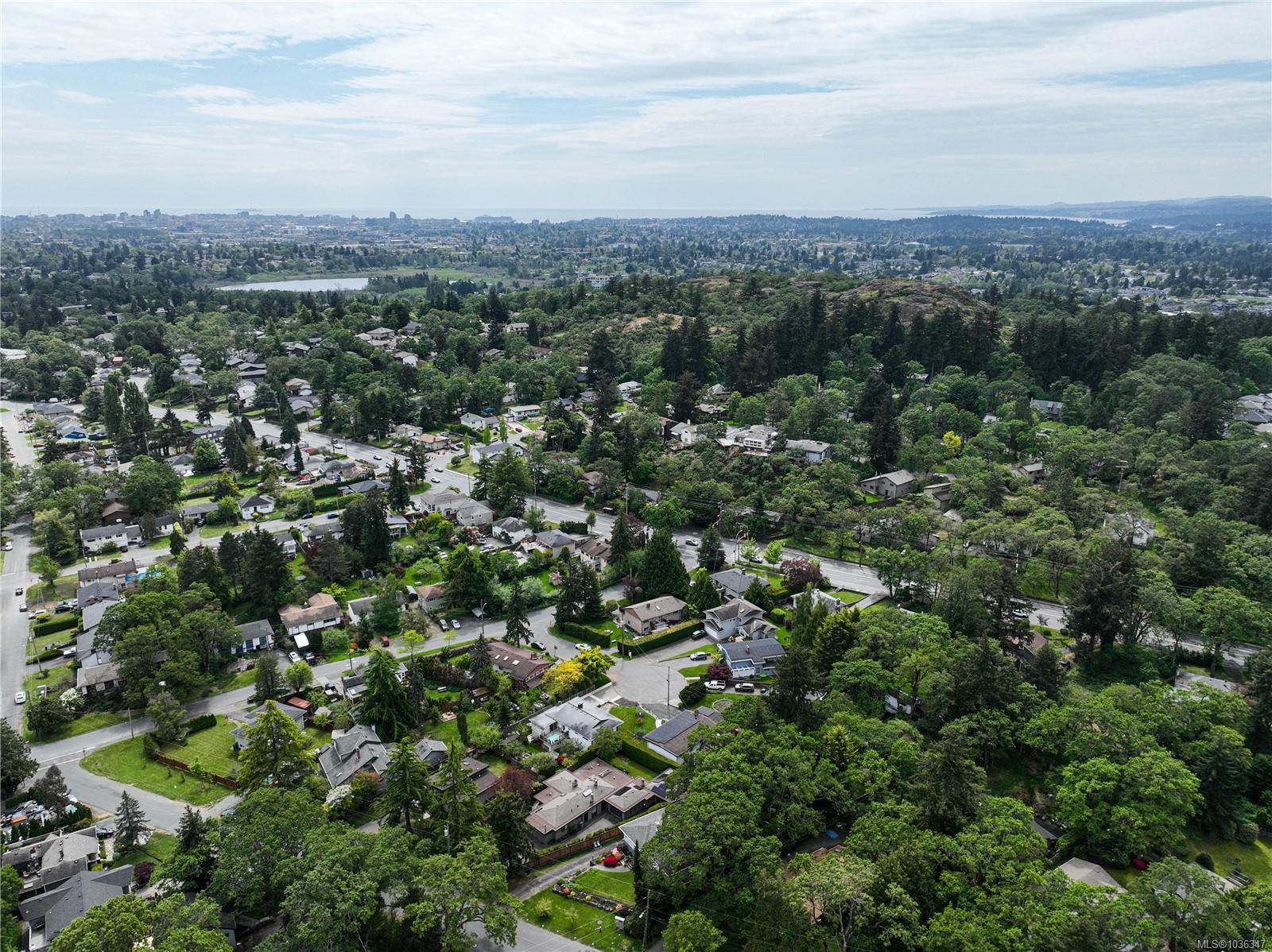 4120 Quadra St