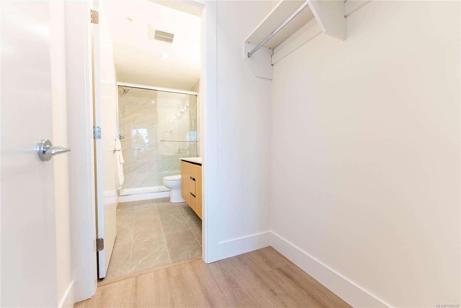 202-258 Helmcken Rd Unit: #202