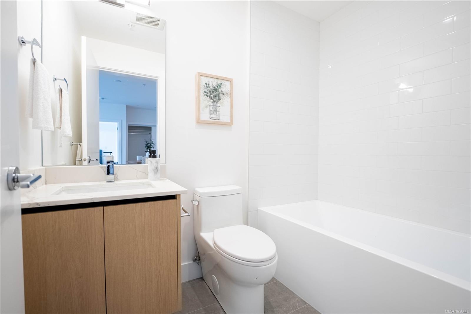 202-258 Helmcken Rd Unit: #202