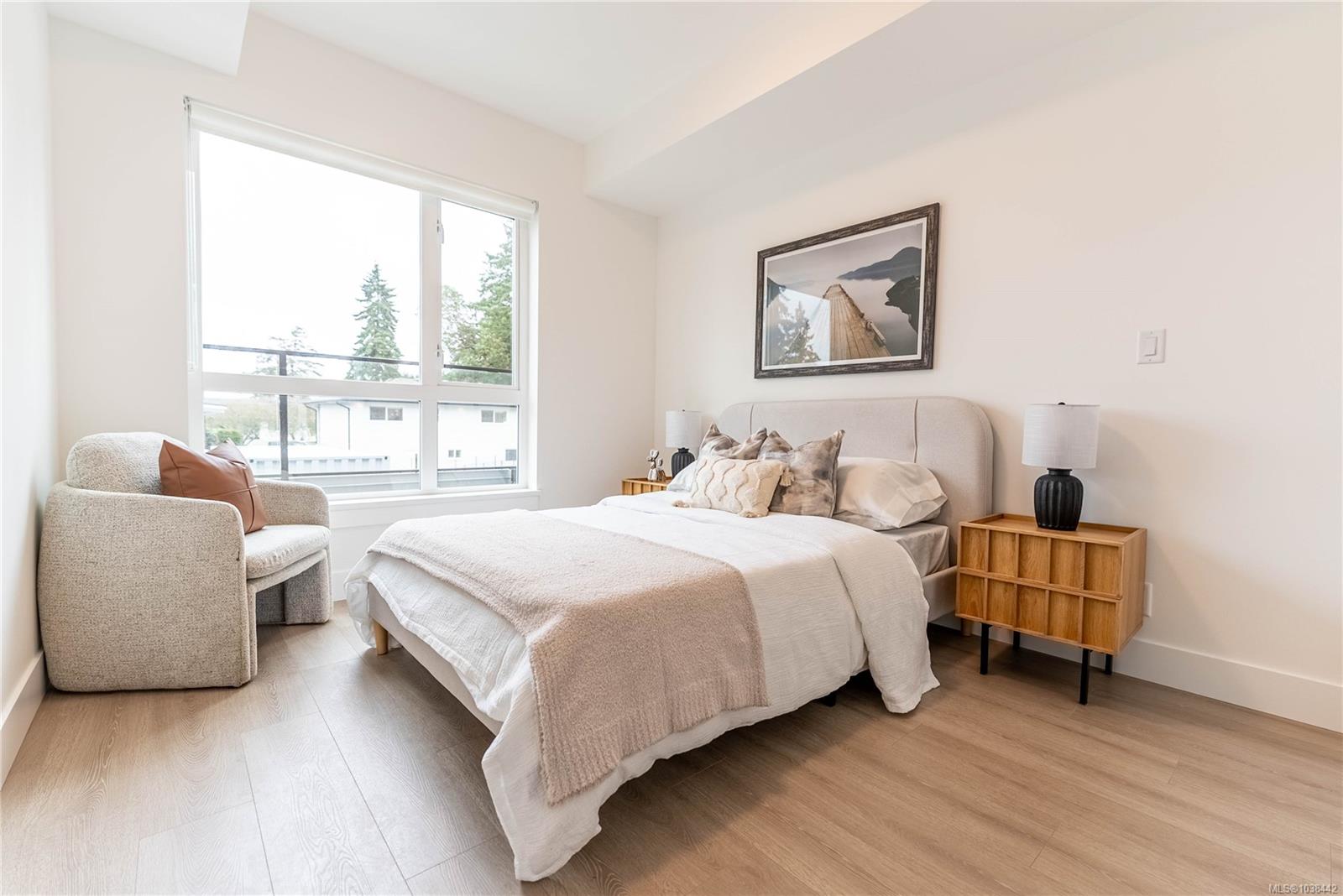 202-258 Helmcken Rd Unit: #202