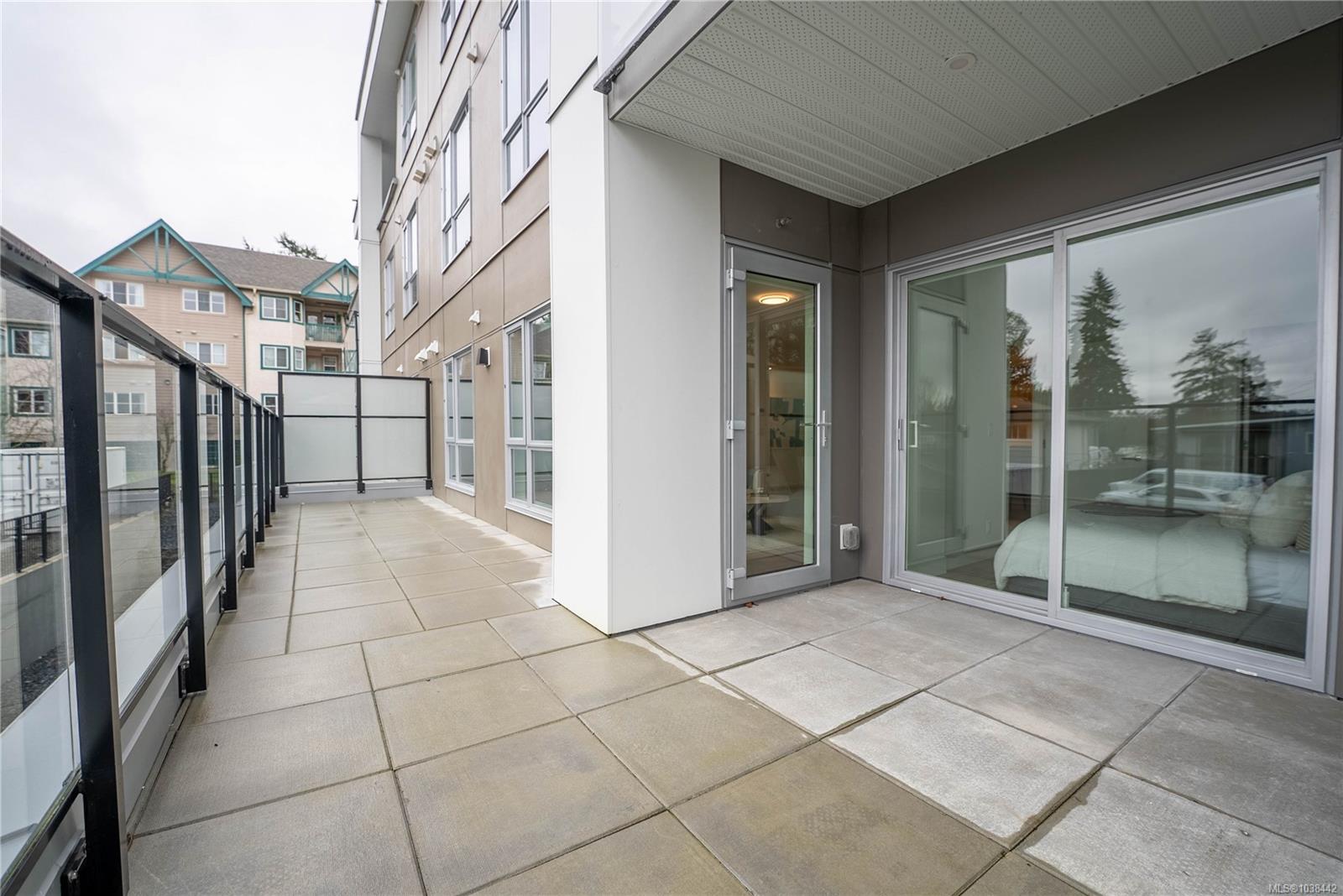 202-258 Helmcken Rd Unit: #202