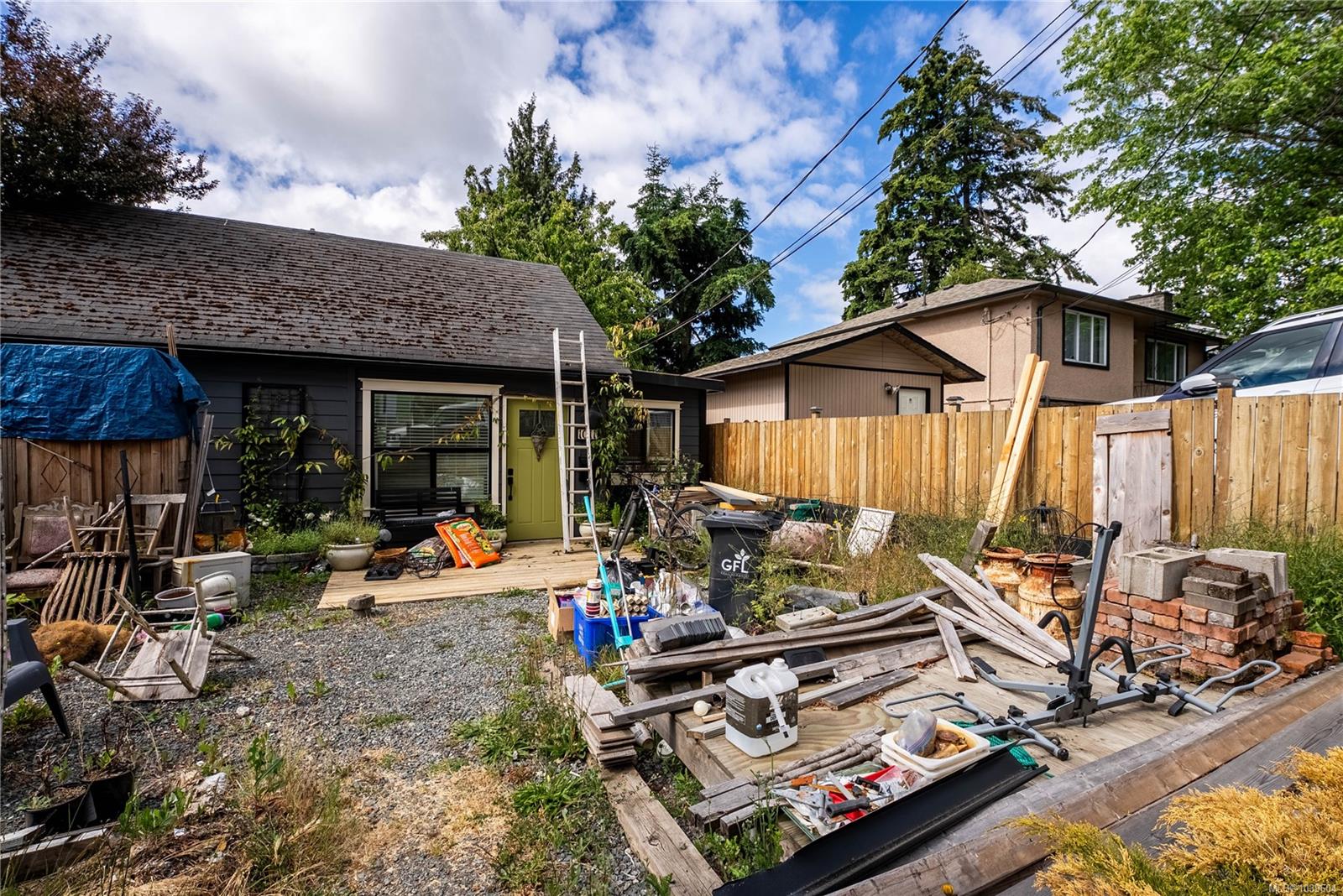 1011 Costin Ave