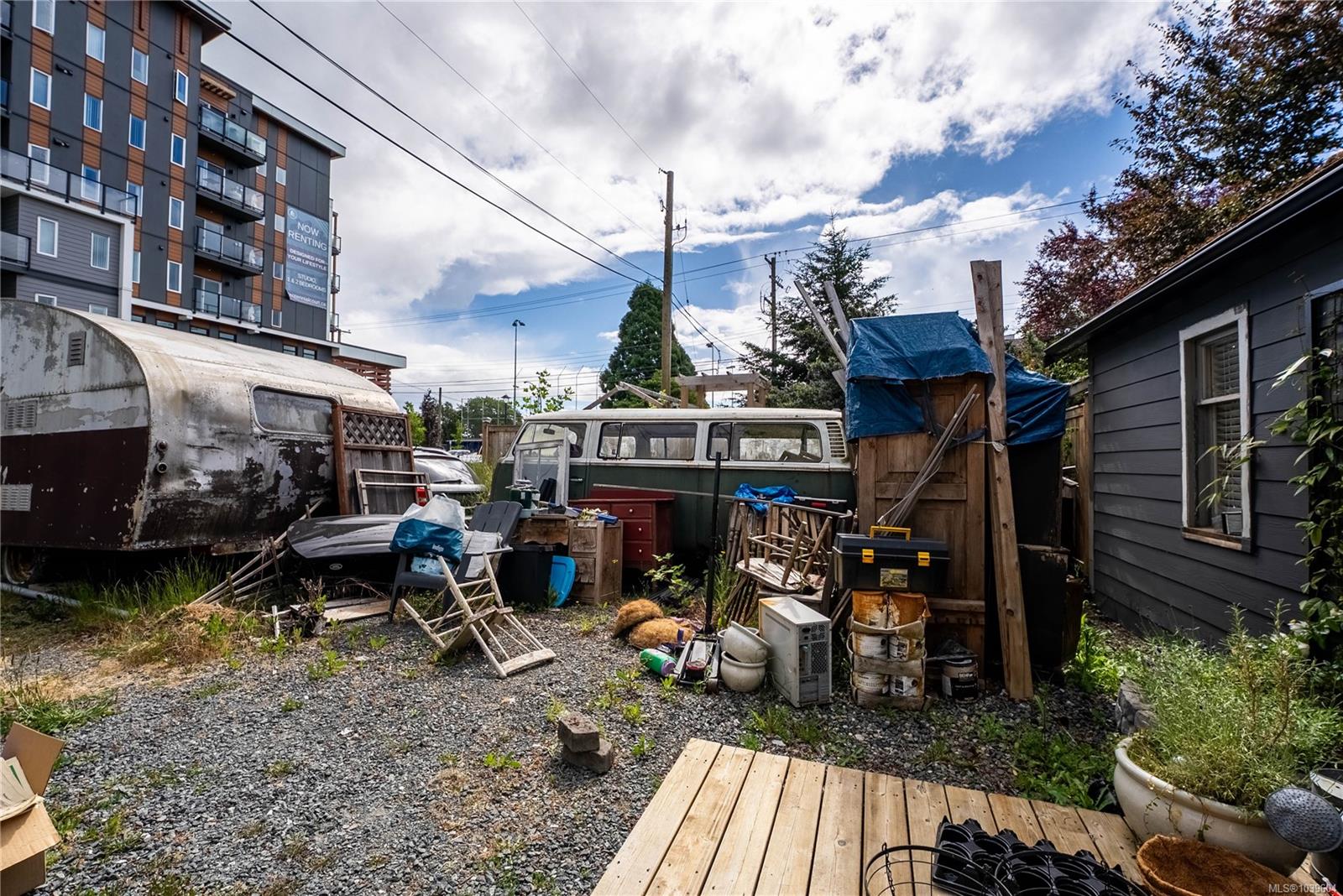 1011 Costin Ave