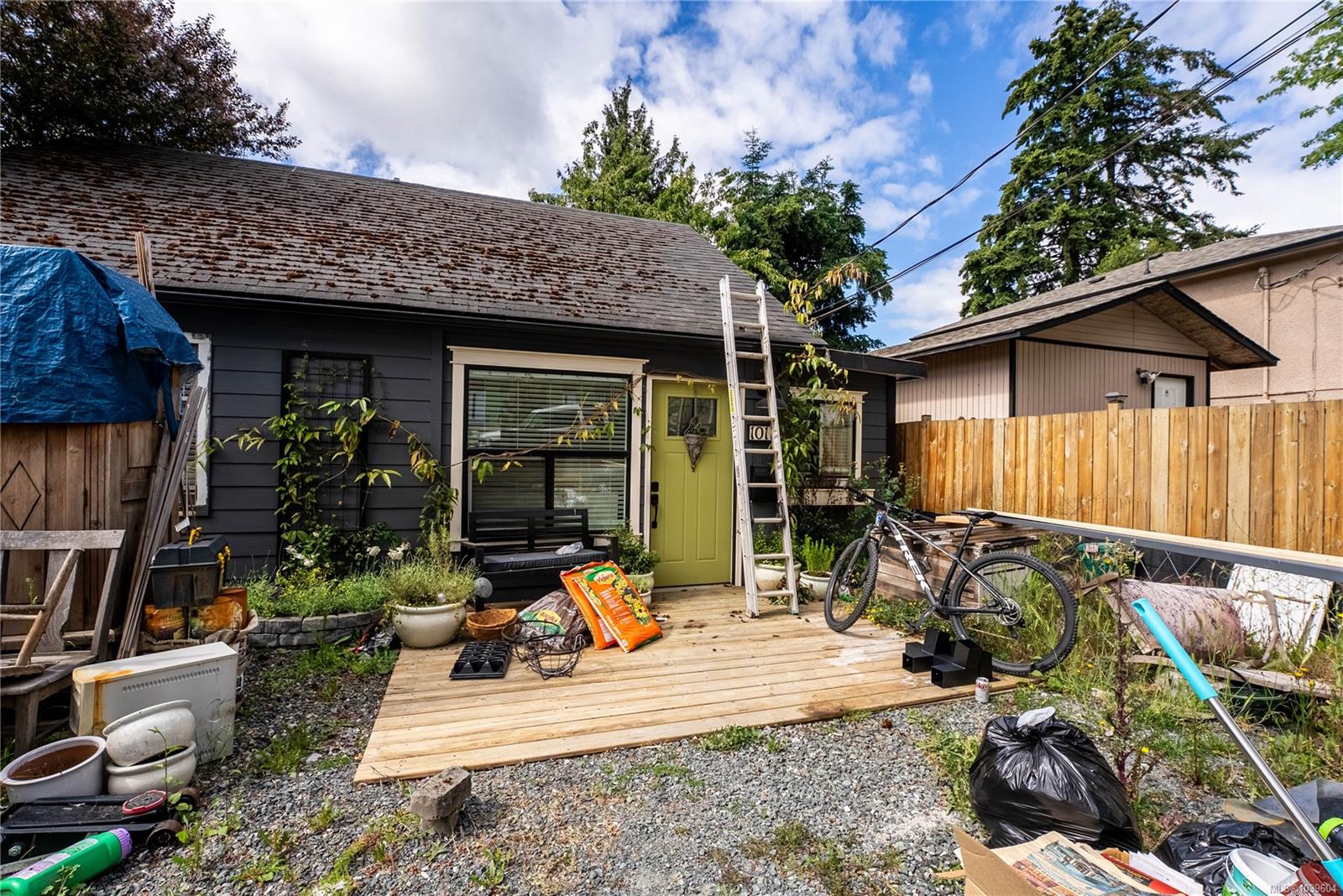 1011 Costin Ave
