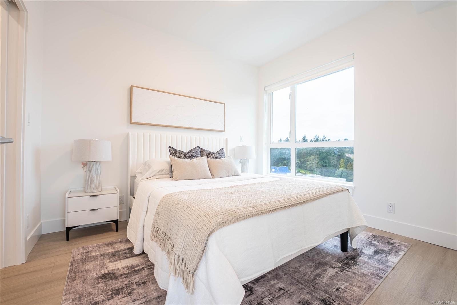 258 Helmcken Rd #212