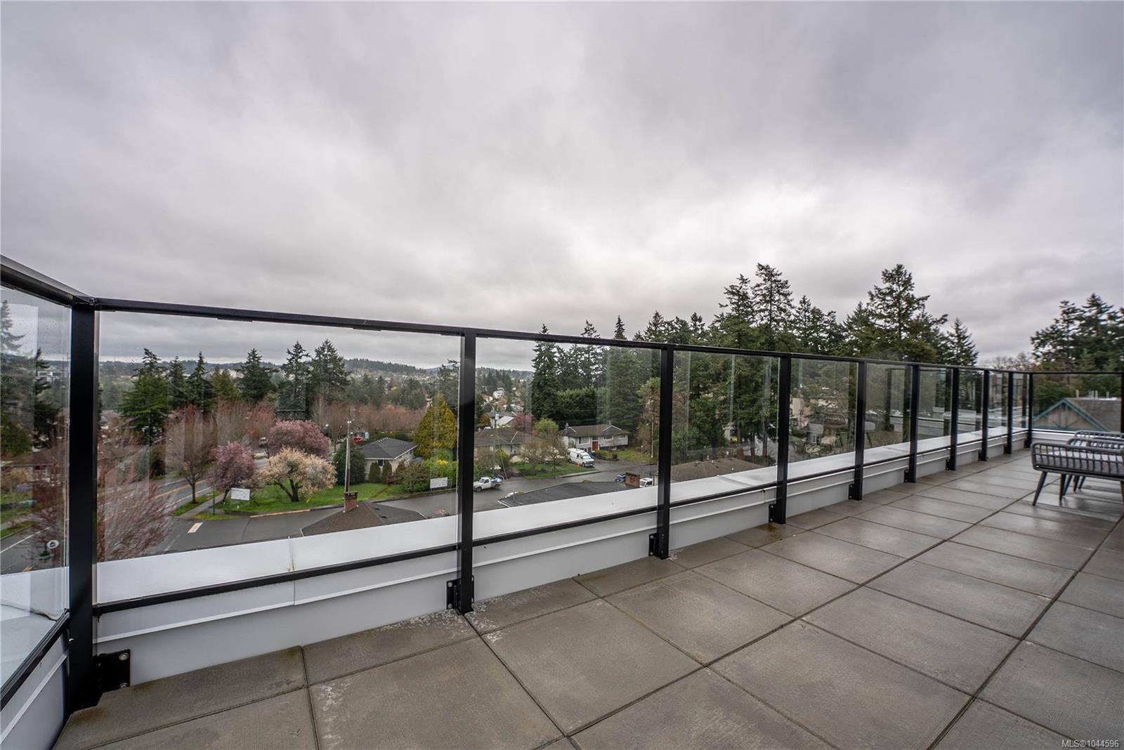 258 Helmcken Rd #212