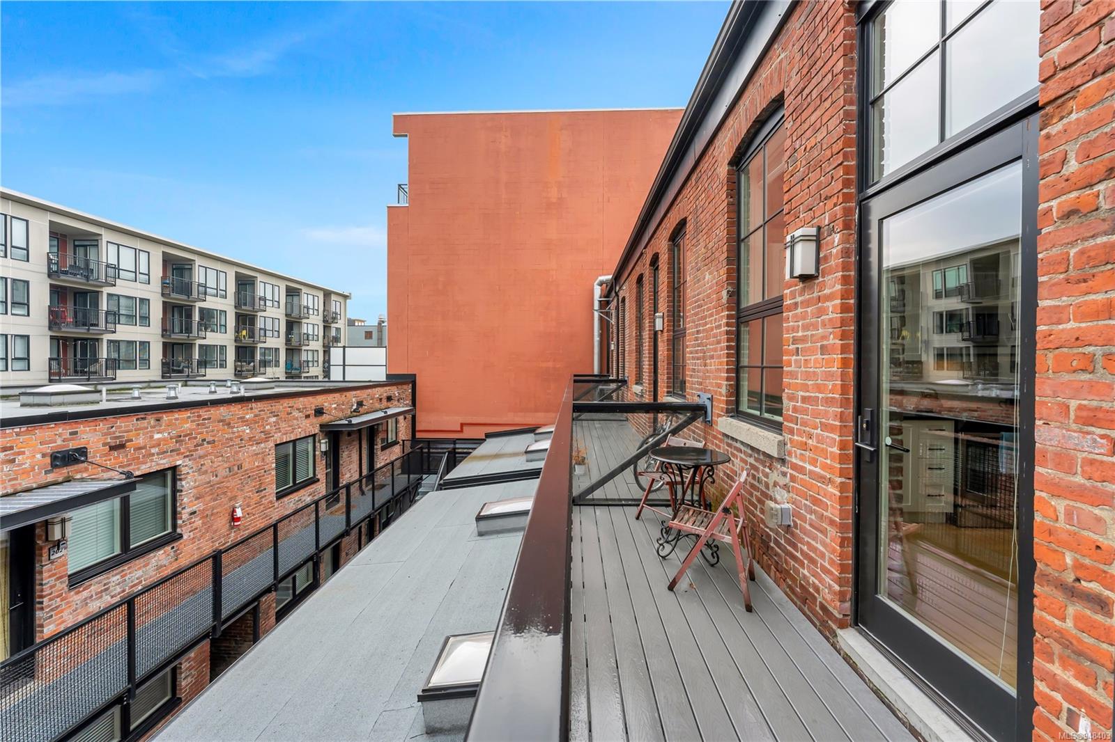 535 Fisgard St Unit: 208