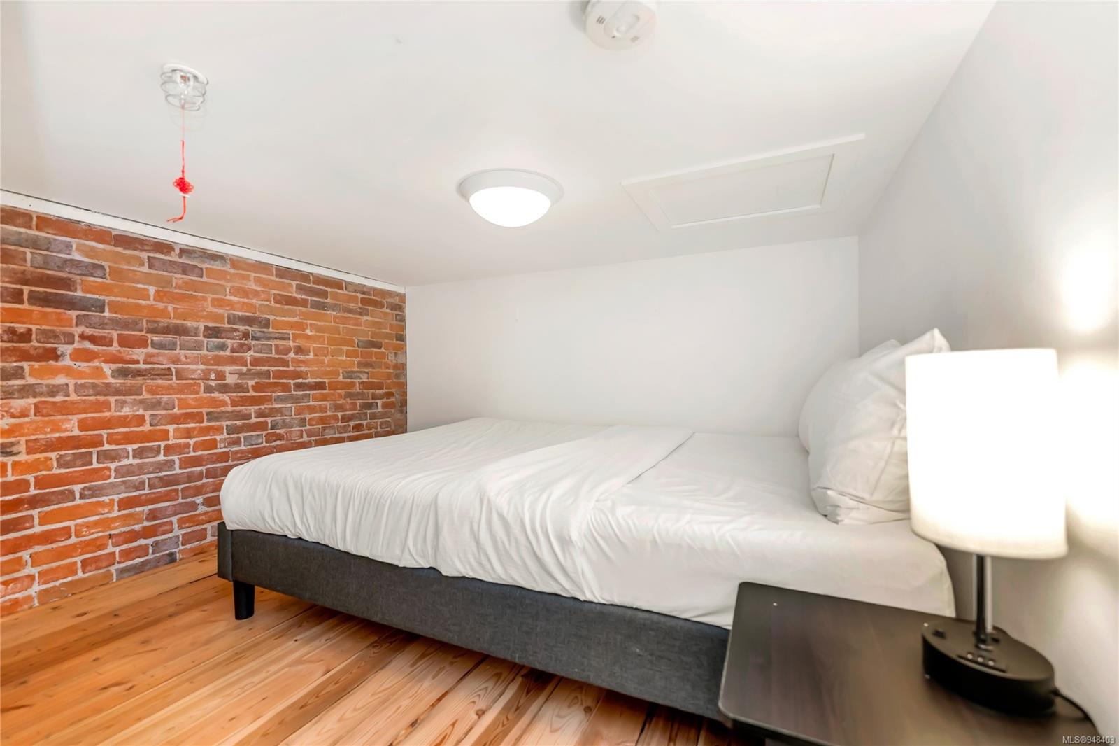 535 Fisgard St Unit: 208